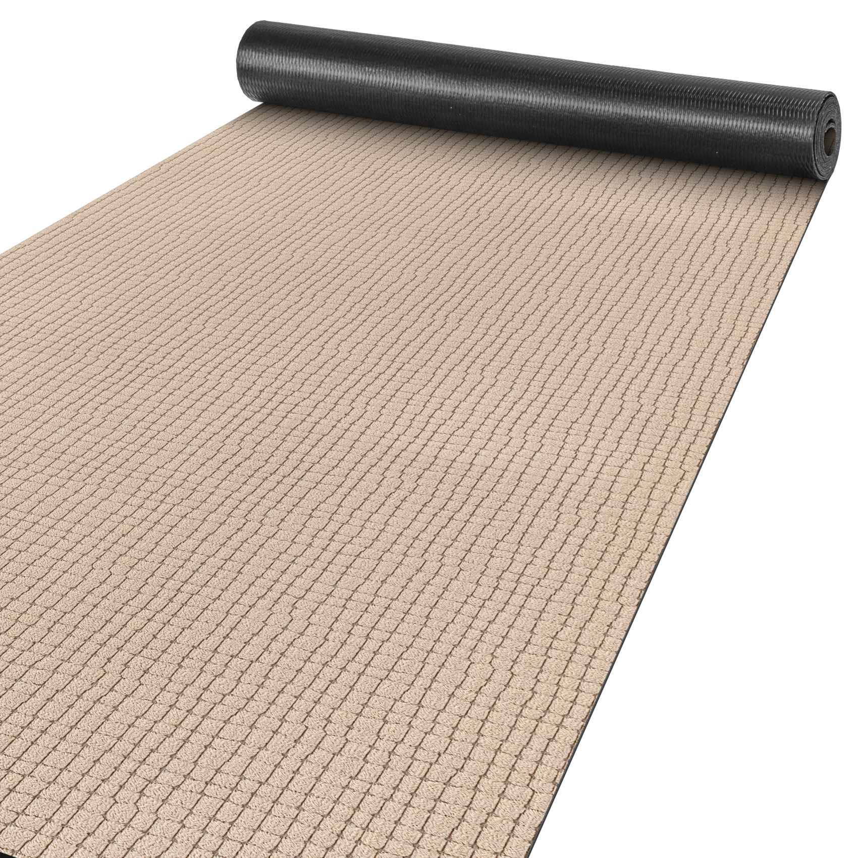 Aufgerolltes schwarzes Maschengewebe Bodenschutz, das sich in eine beige gewebte Matte erstreckt, dargestellt als langlebiges Außen-Landschaftsvlies auf weißem Hintergrund.