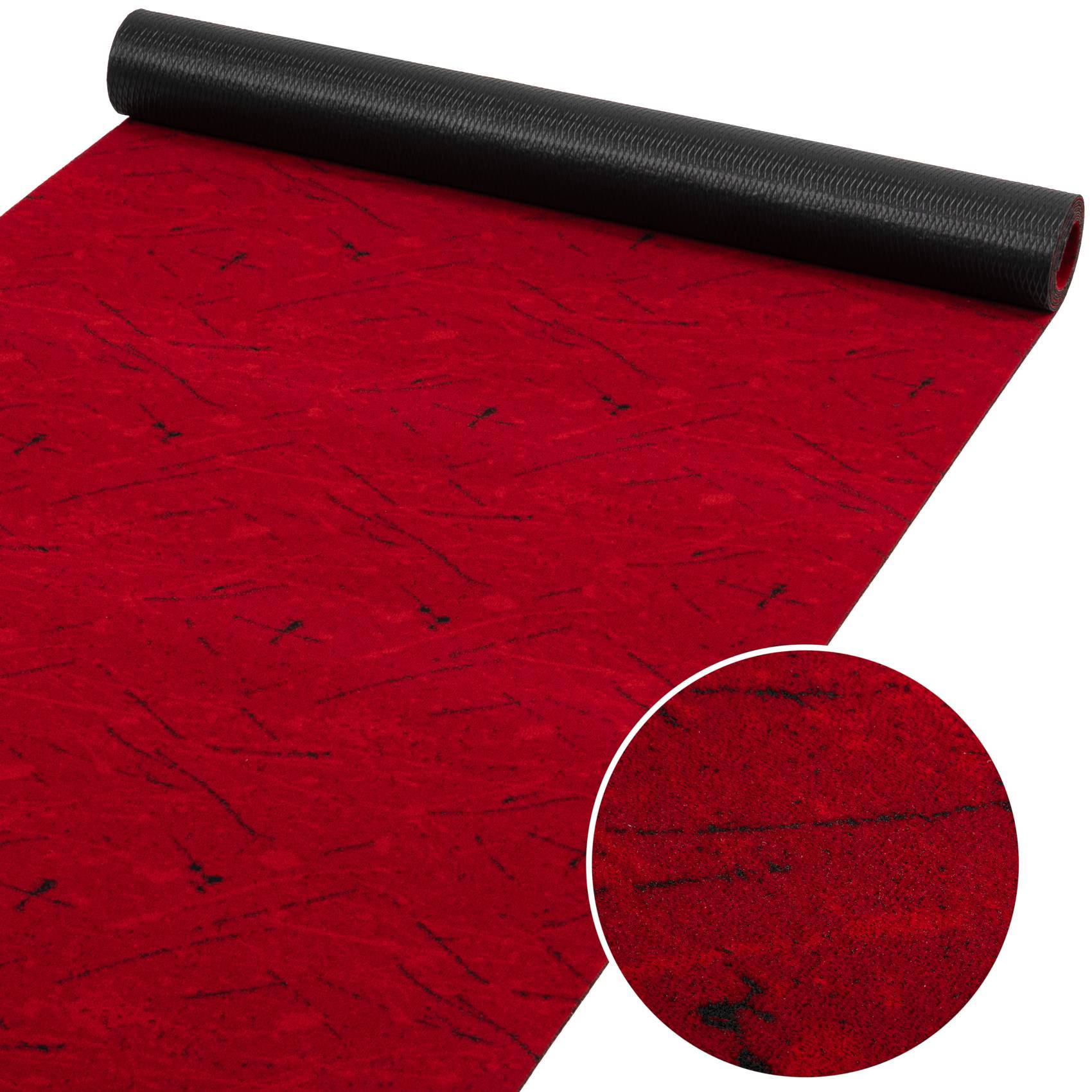 Roter Teppich oder Matte aufgerollt mit schwarzer Unterseite, teilweise ausgerollt dargestellt und mit einer kreisförmigen Nahaufnahme der strukturierten Oberfläche.