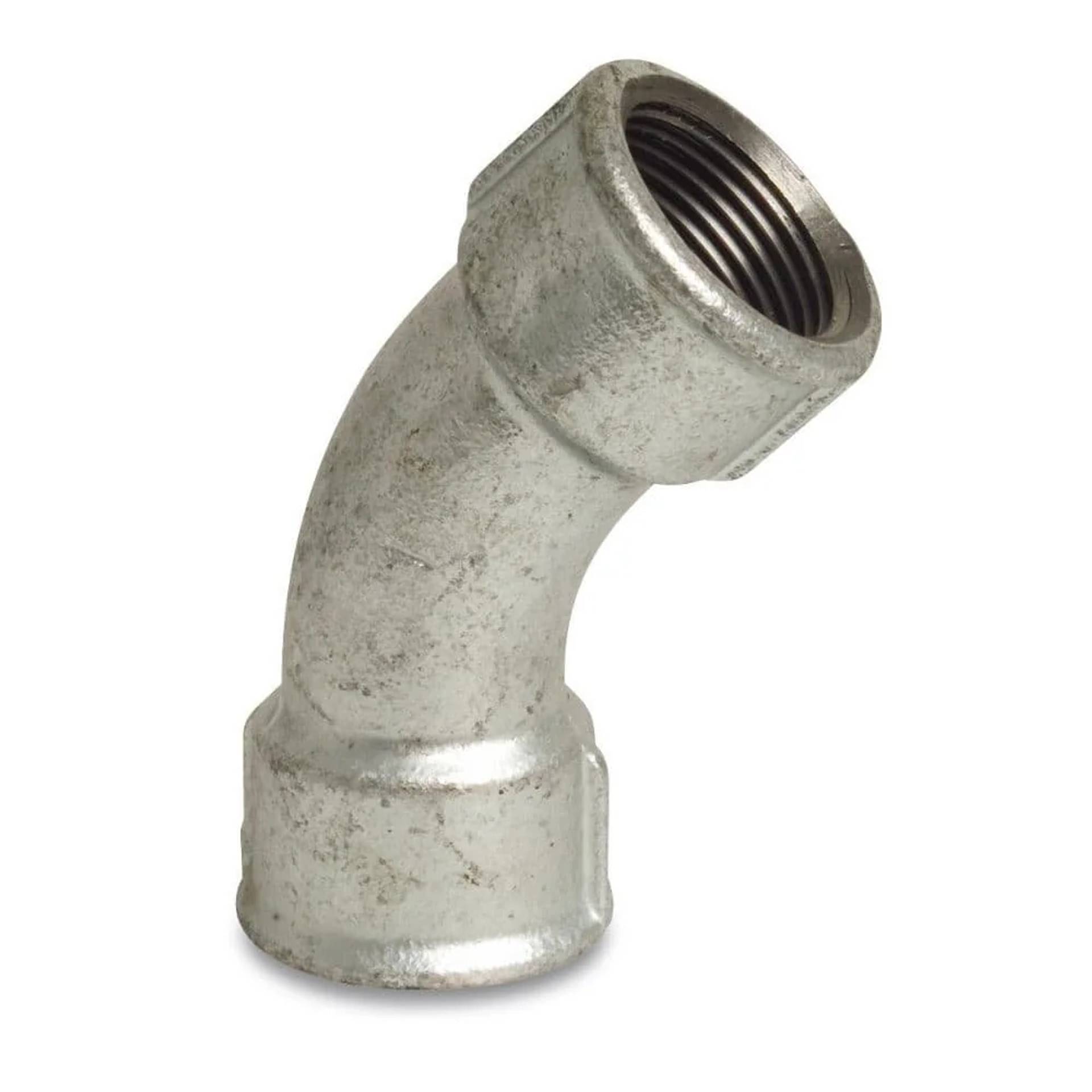 Metallisches Rohrbogenfitting mit Gewinde im 90-Grad-Winkel, dargestellt auf weißem Hintergrund.