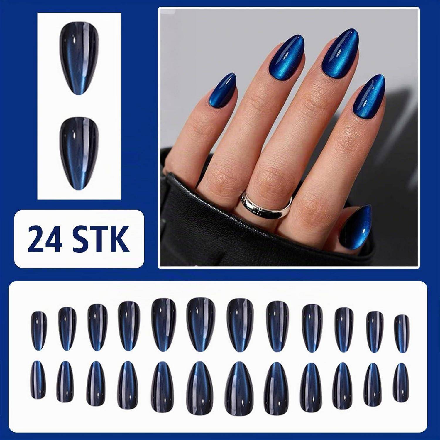 Satz von 24 langen Stiletto-Kunstnägeln in metallischem Blau, gezeigt auf einer Hand und als einzelne Nagelteile.