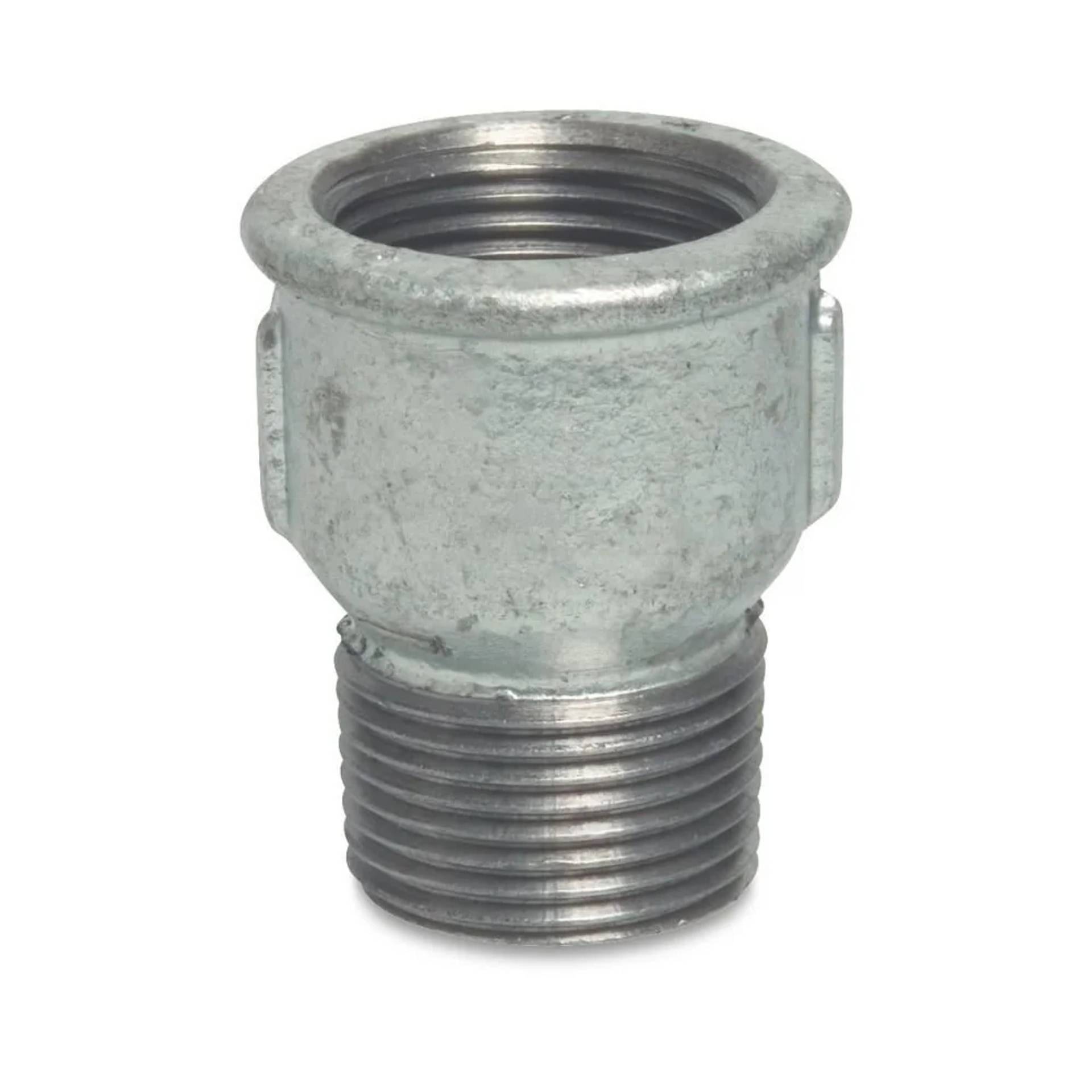 Metallrohr-Fitting-Adapter mit weiblichem Gewinde oben und männlichem Gewinde unten, isoliert auf weißem Hintergrund dargestellt.
