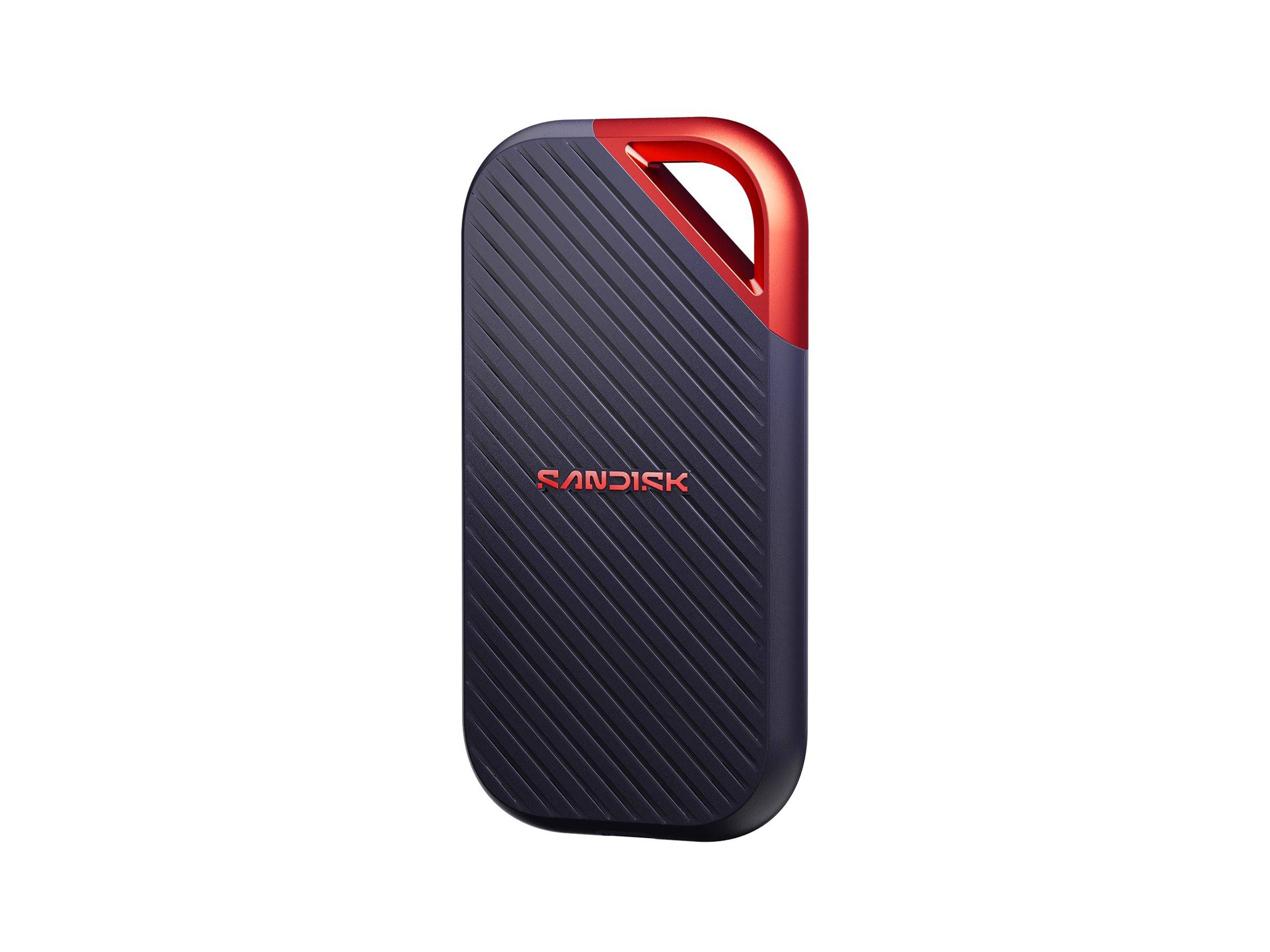 Eine tragbare externe SSD von SanDisk mit dunklem strukturiertem Gehäuse und roter Schlaufe an der Ecke auf weißem Hintergrund.