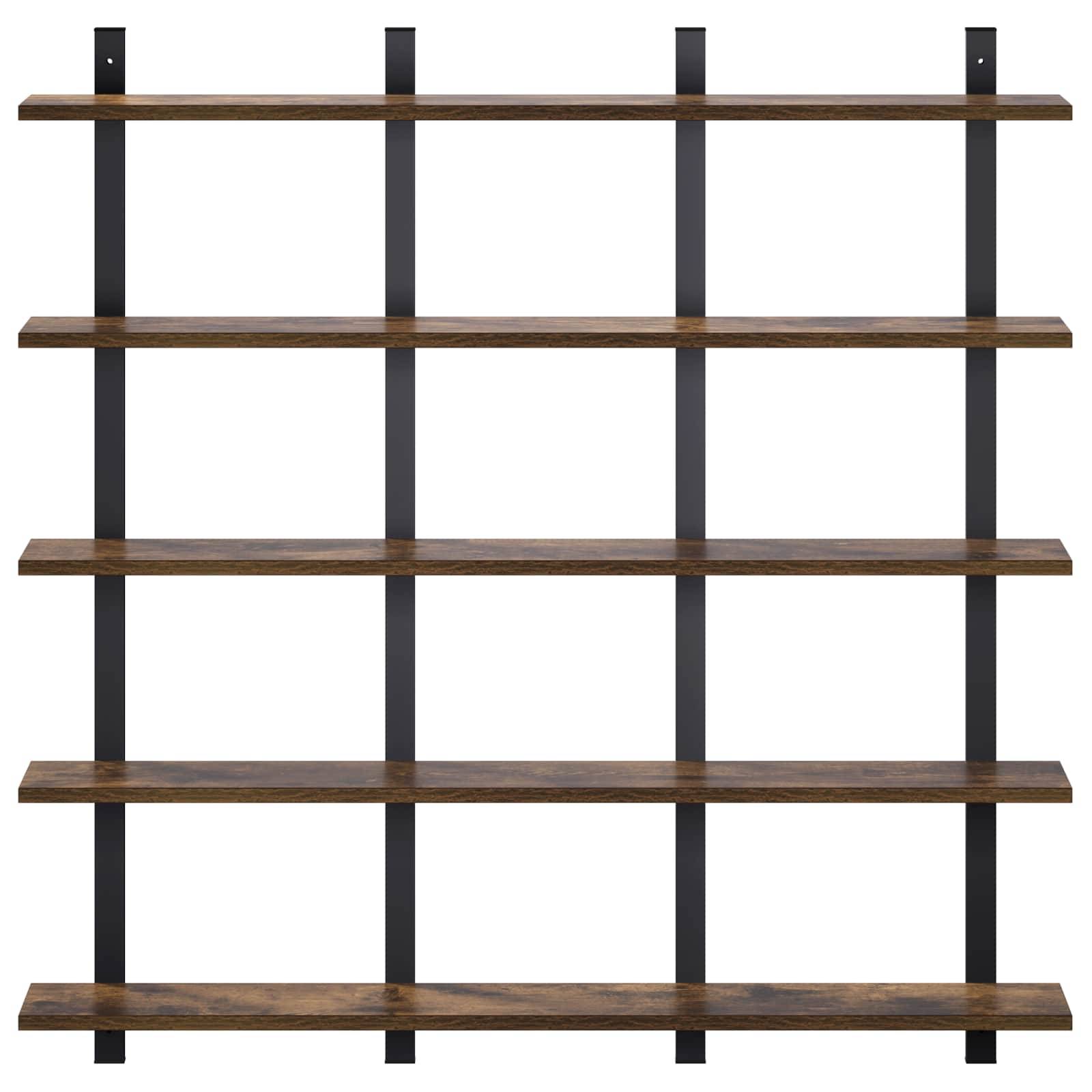 Fünfstöckiges, an der Wand montiertes Regal mit dunklen Metallstützen und Holzregalen, leer vor weißem Hintergrund dargestellt.