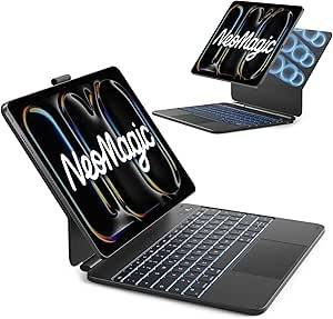 Drei offene Laptop-Computer mit abnehmbaren Tastaturen zeigen das Wort „NeoMagic