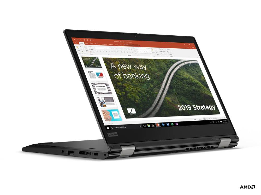 Ein Laptop zeigt eine Präsentationsfolie mit dem Titel "A new way of banking"" und ""2019 Strategy"" über einem Luftaufnahme eines Straße-und-Wald-Bildes.