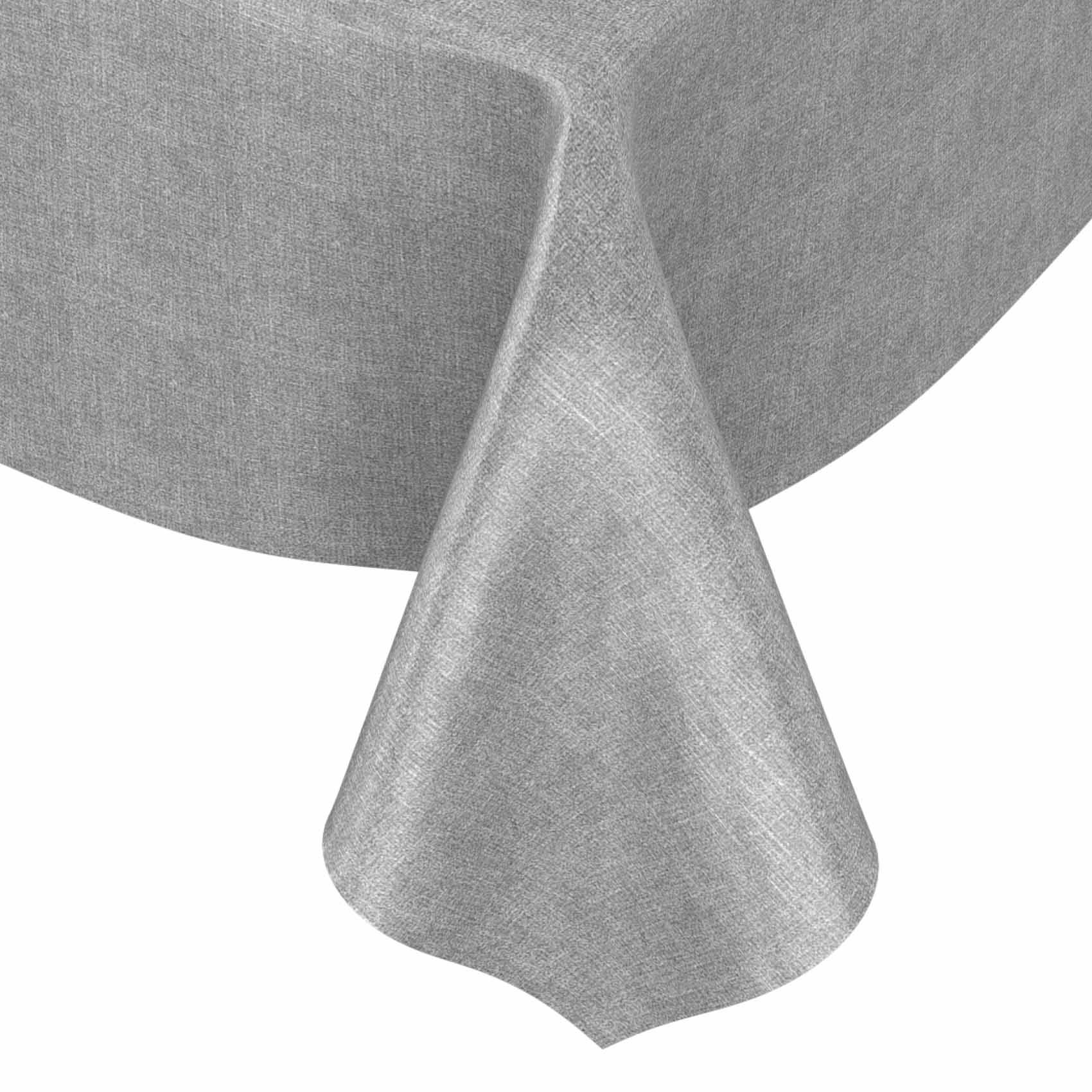 Nahaufnahme eines grauen strukturierten Stoffes, der unter einer gekrümmten Kante in einen spitzen Kegel drapiert ist und das Gewebes und die Form des Materials zeigt.