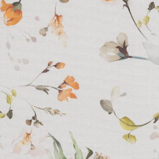 Abstraktes Blumenstoffmuster mit zarten orange, beige und grünen Blüten und Stielen auf hellem Hintergrund.