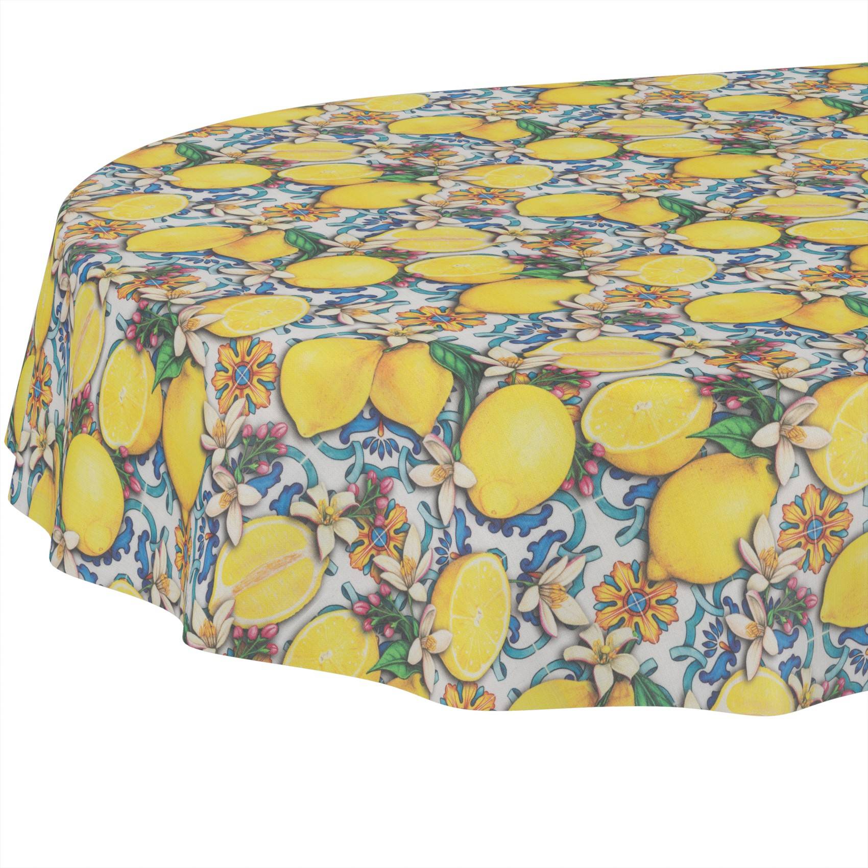 Runde Tischdecke mit einem farbenfrohen Zitronen- und Blumenmuster auf weißem Hintergrund.