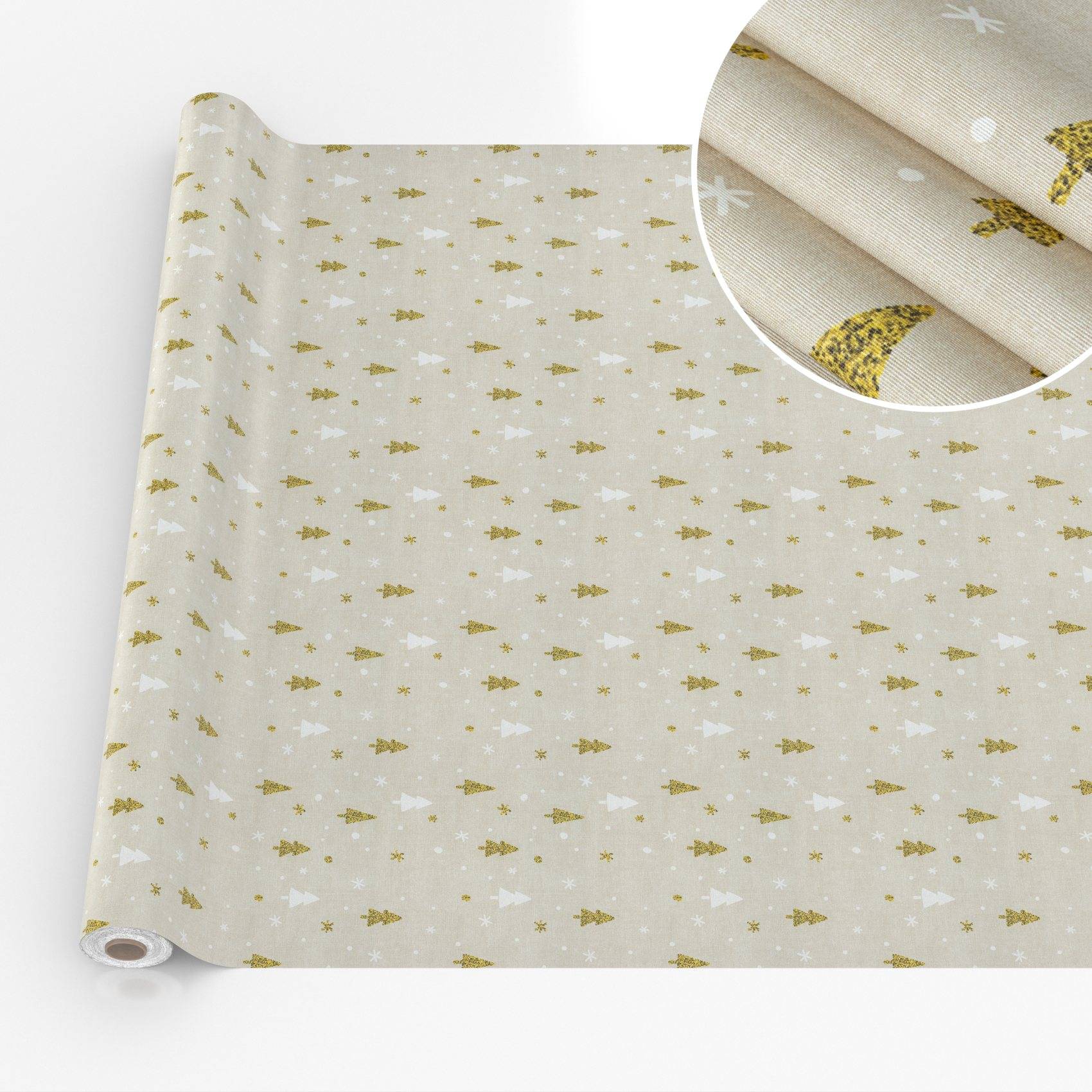 Rolle aus beigefarbenem Stoff mit kleinem Gold- und Weiß-Baum- und Sternmuster, teilweise abgerollt dargestellt mit einer Nahaufnahme des Drucks und der Textur.