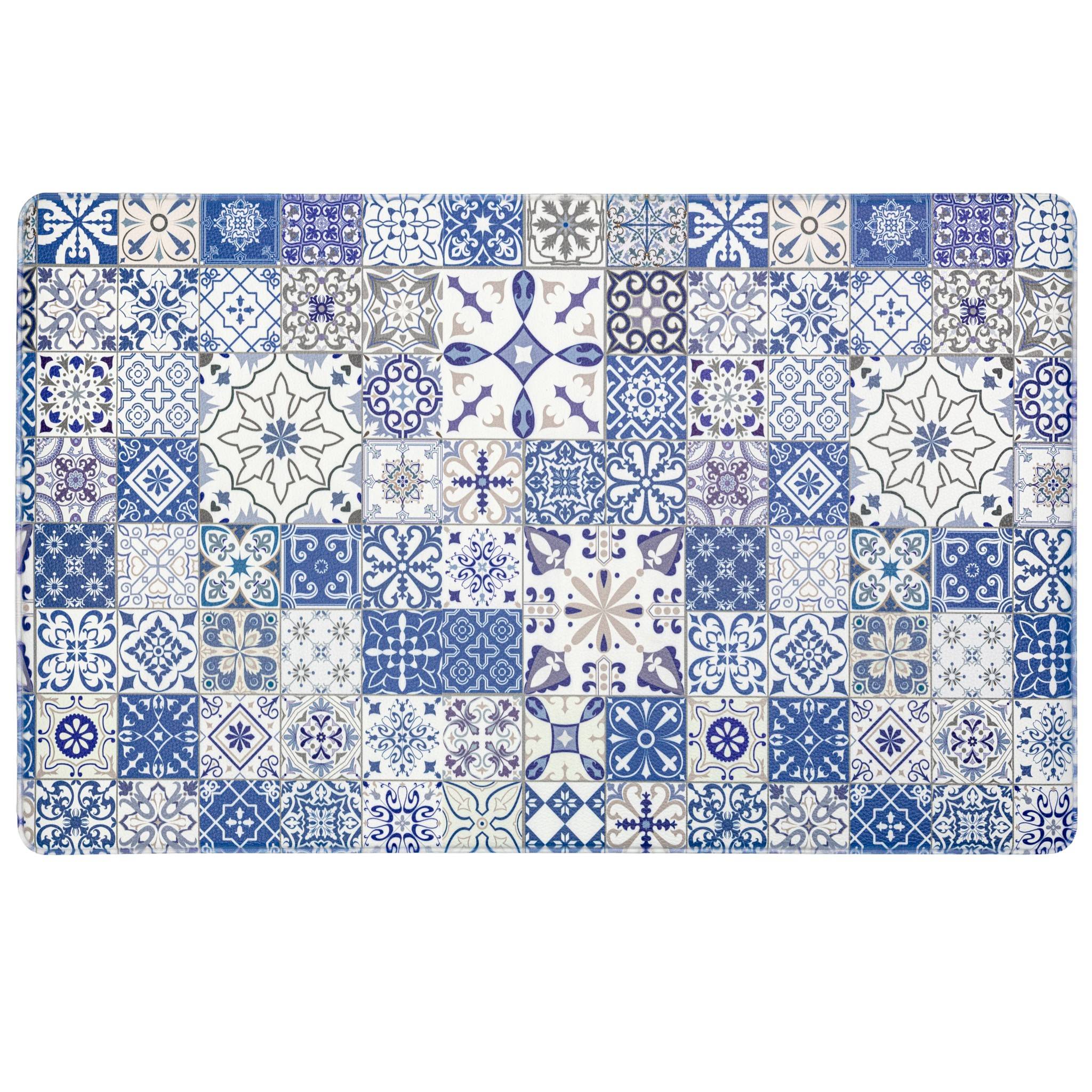 Blau-weißes dekoratives Mosaik aus verschiedenen gemusterten Keramikfliesen, die in einem Gitter angeordnet sind, mit floralen und geometrischen Motiven.