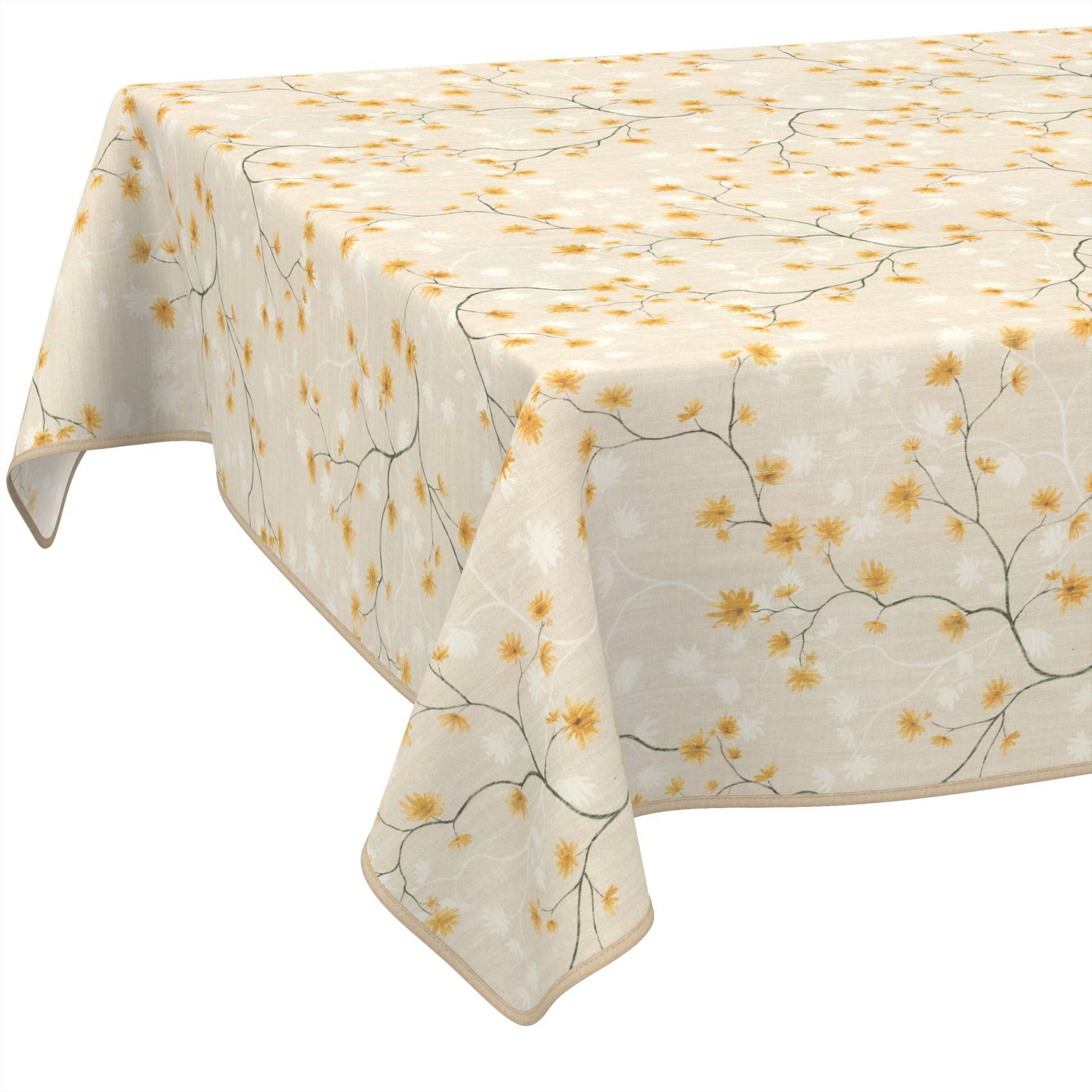Beige Tischdecke mit gelbem Blumenmuster, die über einem rechteckigen Tisch drapiert ist.
