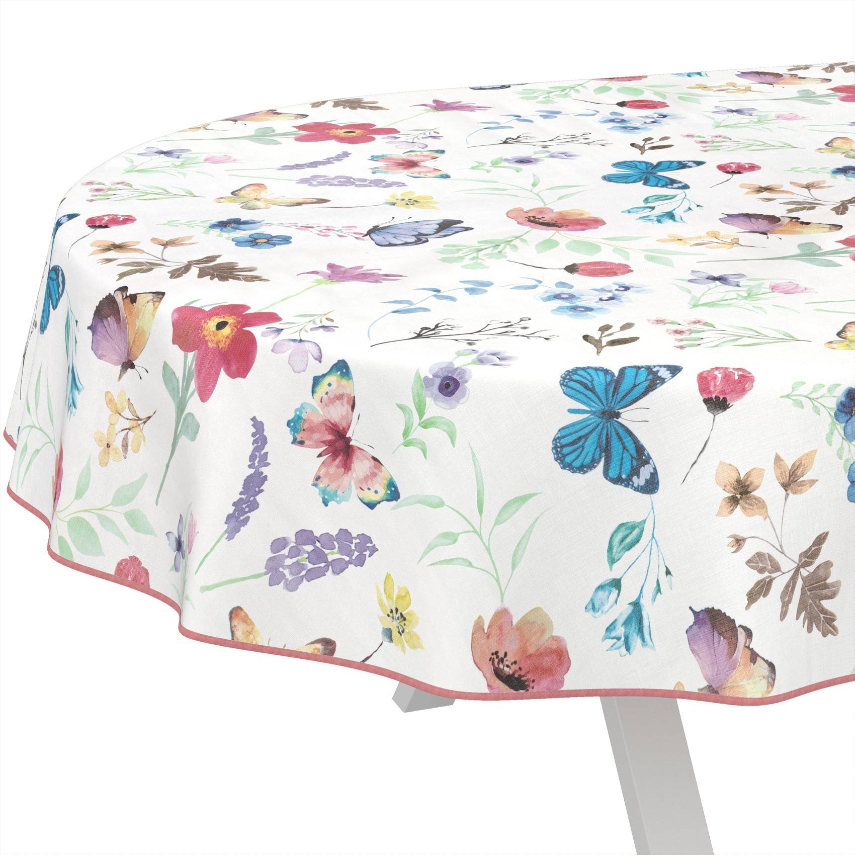 Rechteckige Tischdecke mit einem Aquarell-Schmetterlingsmotiv und Blumendruck auf weißem Hintergrund, mit rosa Borte besetzt.
