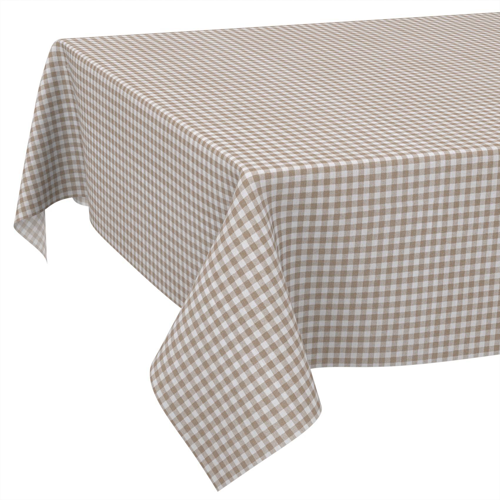 Beige und weiße Gingham-Tischdecke über einem rechteckigen Tisch drapiert, freigestellt auf weißem Hintergrund.