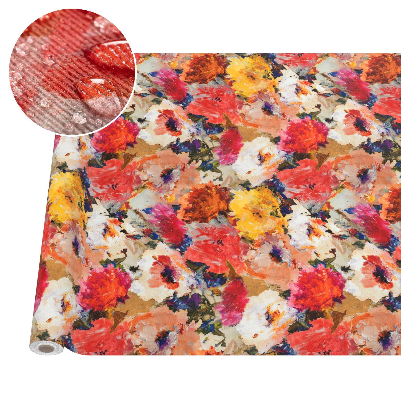 Rolle aus blumenmustertem Stoff mit farbenfrohen roten, gelben, rosa und weißen Blüten; die Vergrößerung zeigt eine Nahaufnahme des strukturierten Gewebes.