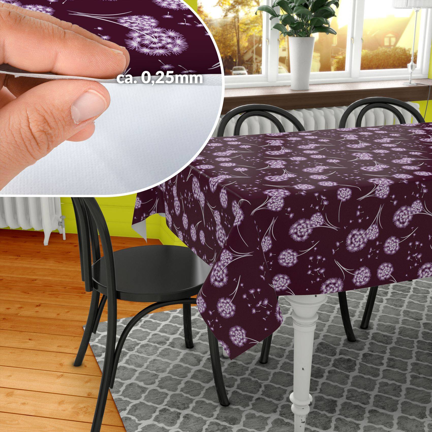 Esstisch mit einer Tischdecke mit violettem Blumenmuster; die Vergrößerung zeigt die Stoffdicke mit der Bezeichnung „ca. 0,25 mm".