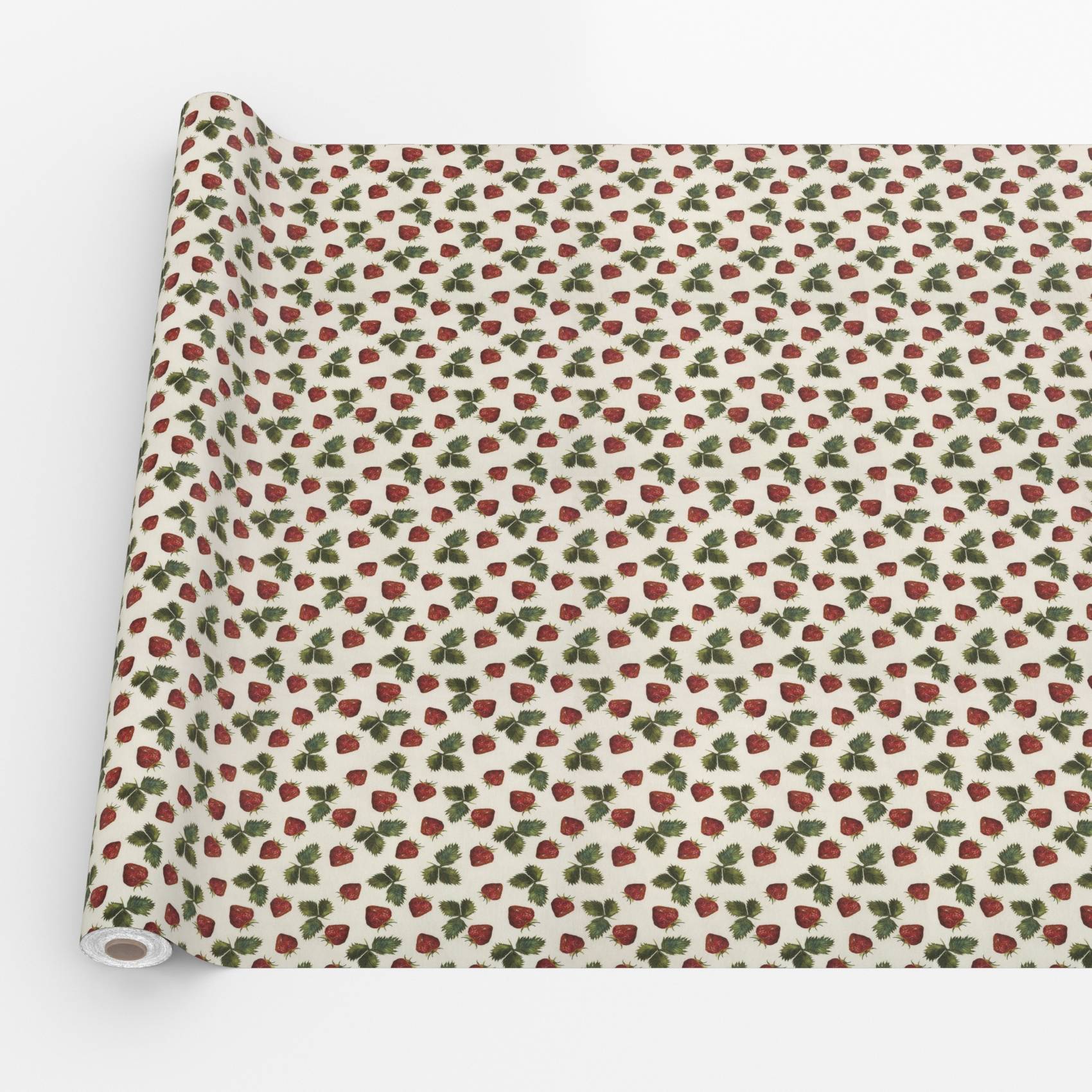 Rolle weißes Geschenkpapier mit wiederholendem rot- und grünem Beerenmuster auf einfachem Hintergrund.