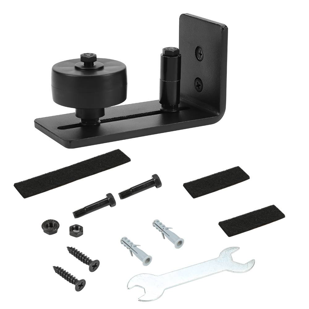 Schwarze Metall-Wandhalterung mit Rolle, gezeigt mit mitgelieferten Befestigungsschrauben, Wanddübeln, Klebepads, Muttern und einem Schraubenschlüssel.