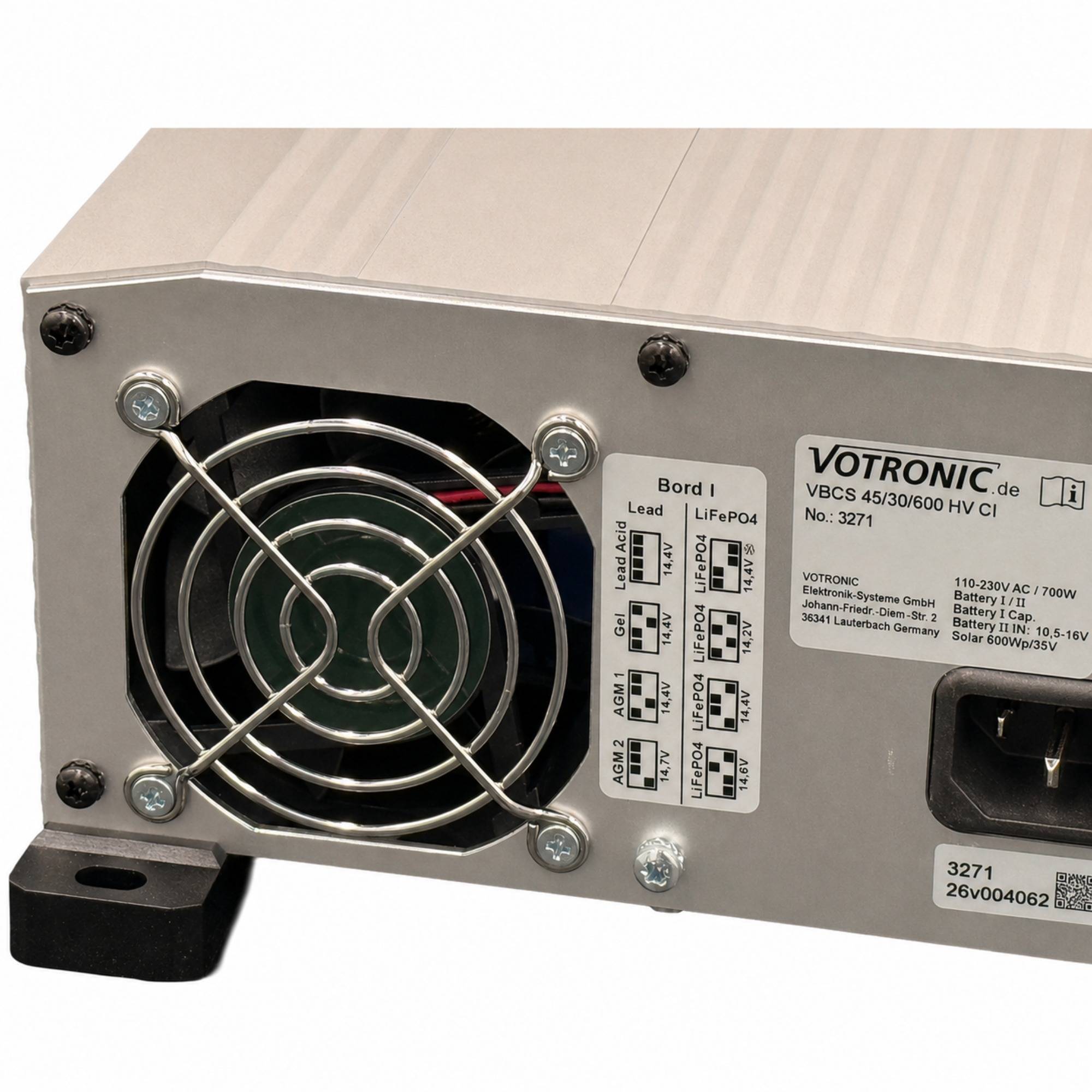 Votronic VBCS 45/30/600 Triple HV CI 3271 – 45A B2B-Ladewandler, 30A Netzladegerät &amp; 600Wp MPPT-Solarladeregler