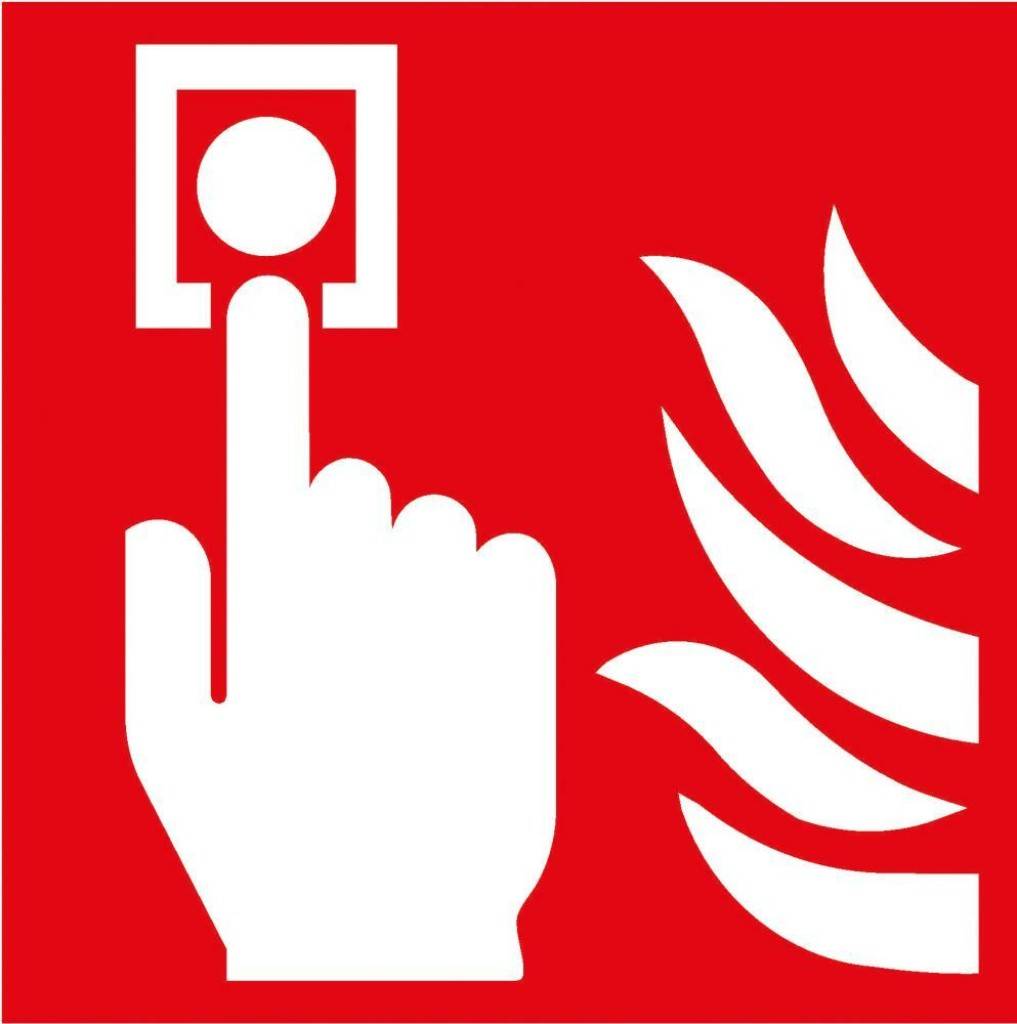 Feueralarm-Aktivierungssymbol: Eine Hand, die einen Knopf neben stilisierten Flammen auf rotem Hintergrund drückt.