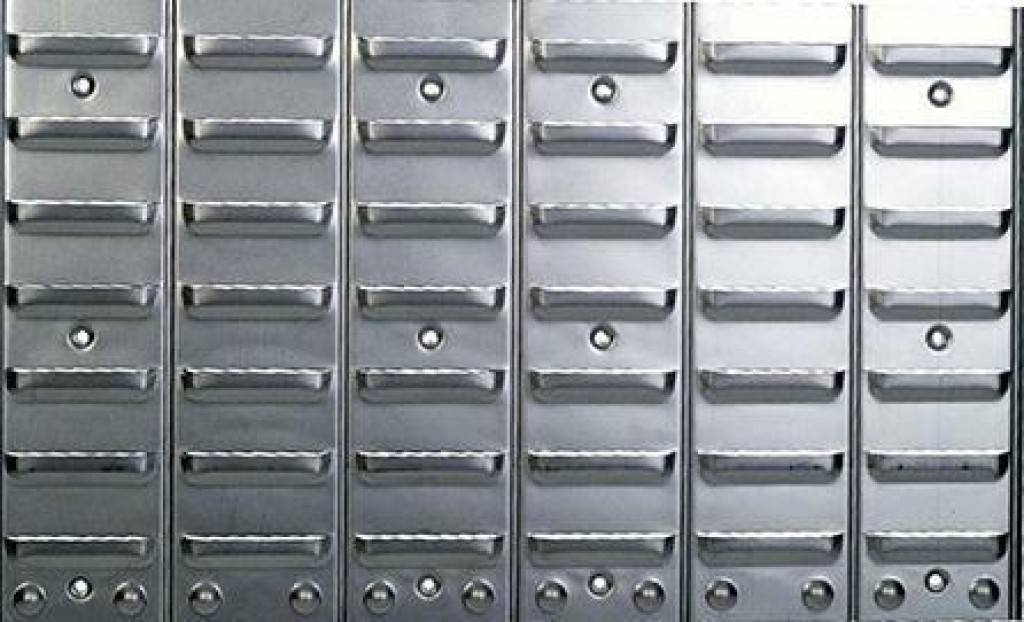 Metallschlitzwand für SichtboxMit 12 Befestigungspunkten zur einfachen und stabilen WandmontageGeeignet für Sichtboxen PP