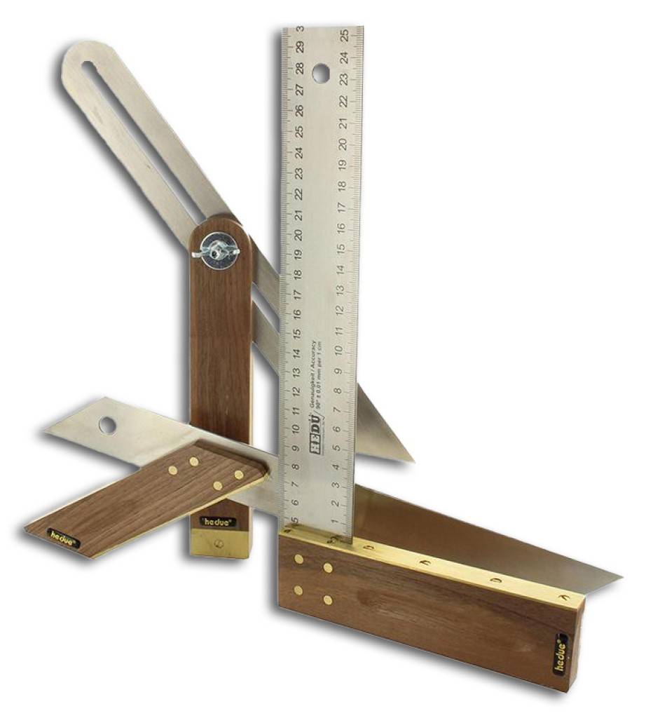 Ein klappbares, verstellbares Winkelmesslineal mit Holmarmen, einem Metall-Winkelmesser-Scharnier und einer vertikalen Skala zum Messen und Einstellen von Winkeln.