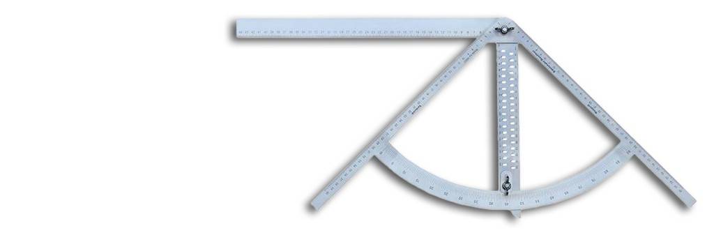 Stahlwinkelmesser-Set in einer Halbkreis-Winkelmesser-Form, verwendet zum Messen und Zeichnen von Winkeln auf weißem Hintergrund.