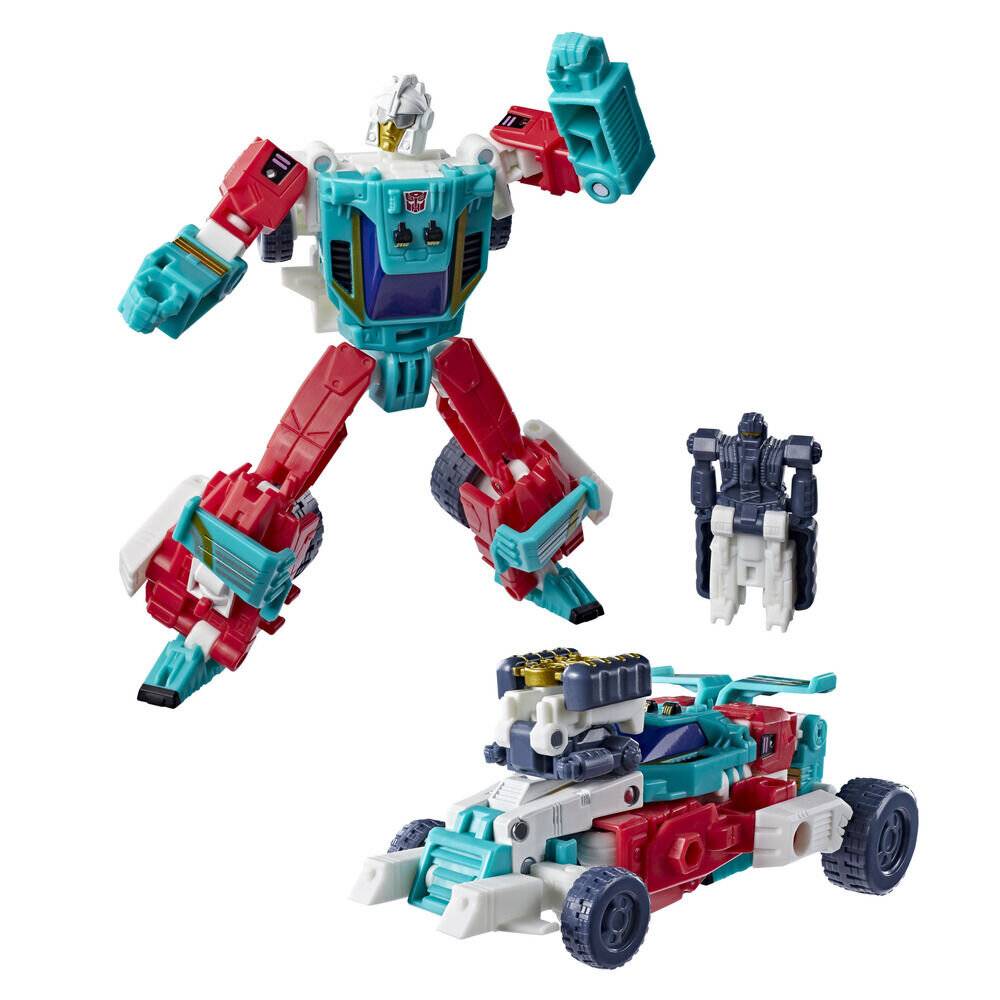 Transformers-Spielzeug in Robotermodus, alternativer Fahrzeugmodus und eine kleine Zubehörfigur auf weißem Hintergrund.