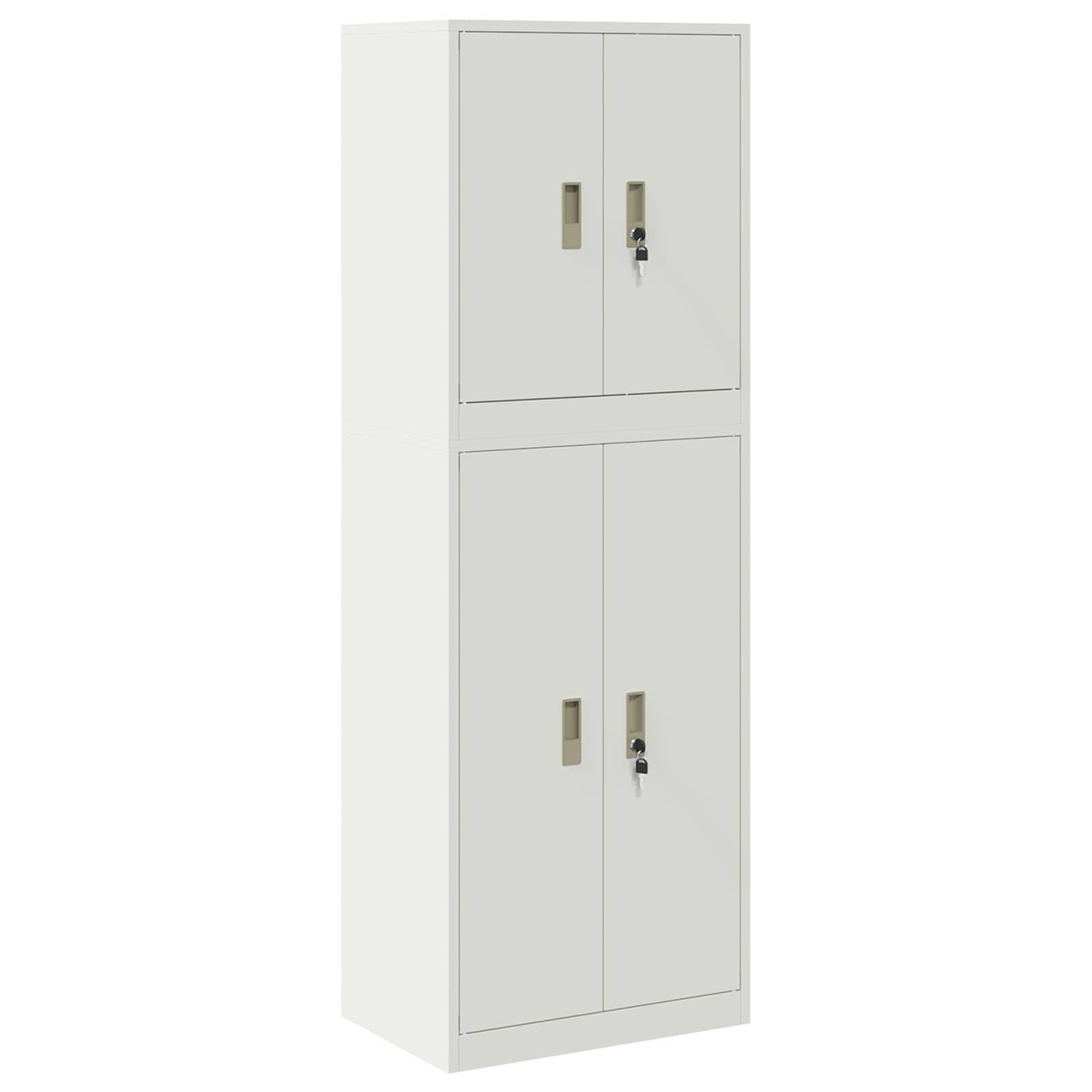 Hoher weißer Metalllagerschrank mit vier Türen und zwei Schlössern, gezeigt vor einem einfachen weißen Hintergrund.