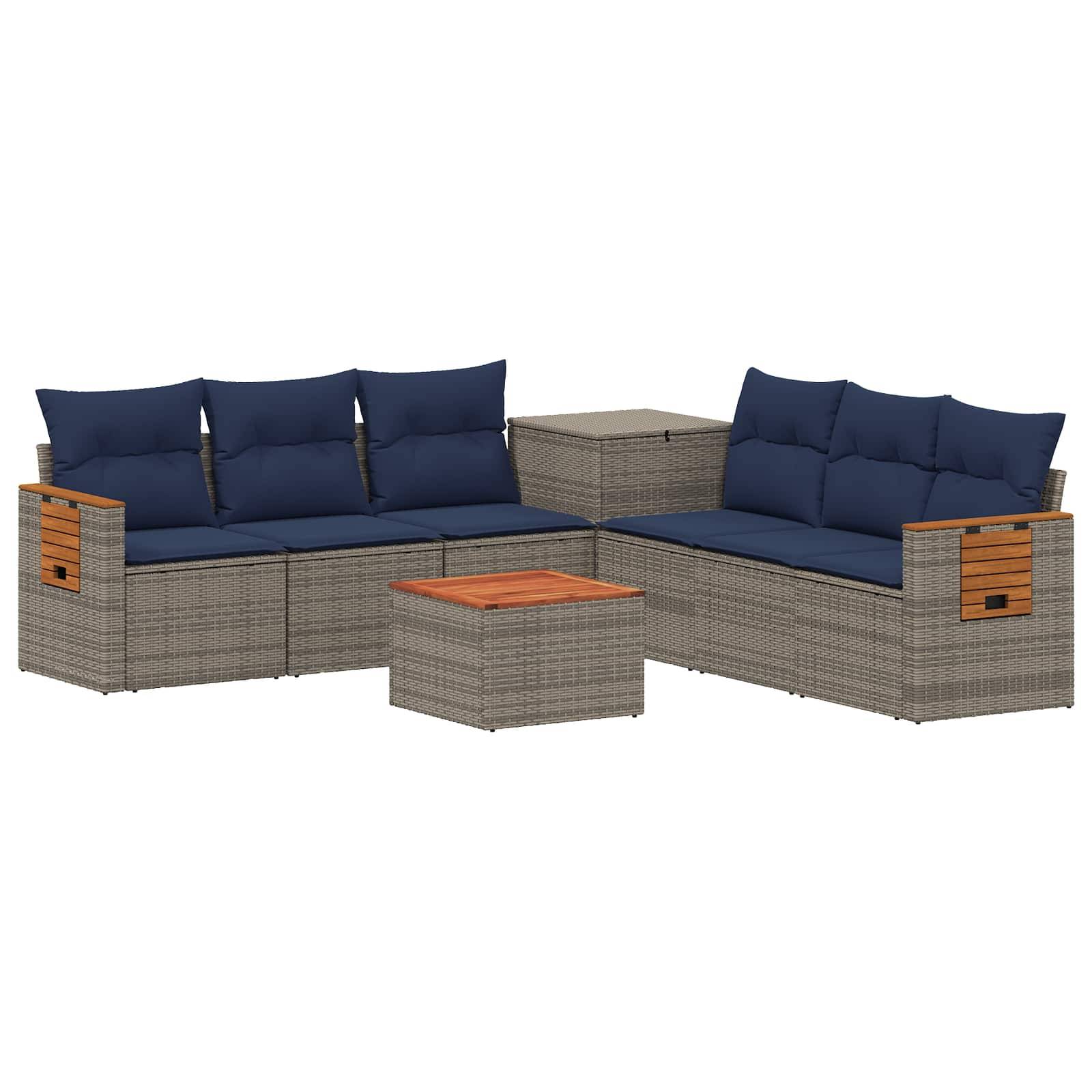 Outdoor-Polyrattan-Ecksofa-Set mit blauen Kissen, passendem Tisch und Eck-Ablagetisch auf weißem Hintergrund