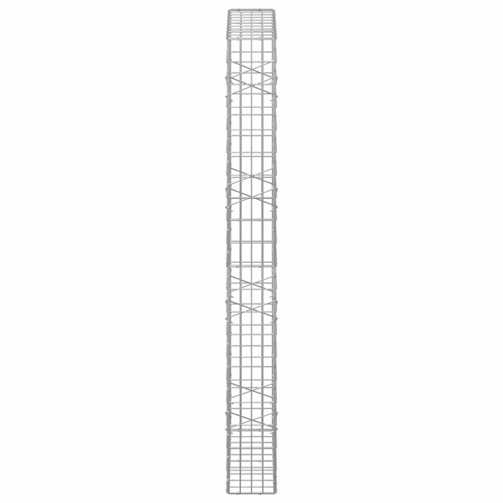 Hoher grauer Metallgitterturm oder Gerüstabschnitt, der vertikal auf weißem Hintergrund steht.