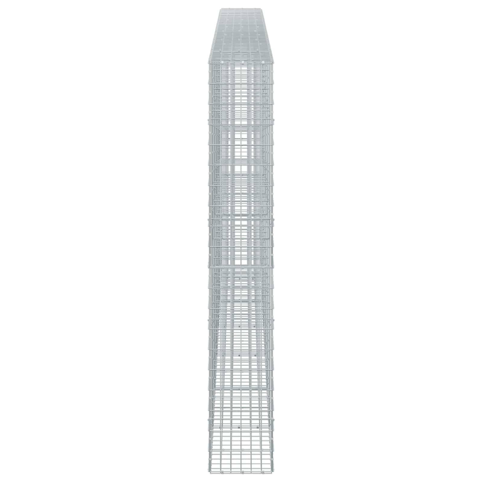 Hohes, schmales, graues Gitterturm- oder Wolkenkratzermodell zentriert auf weißem Hintergrund