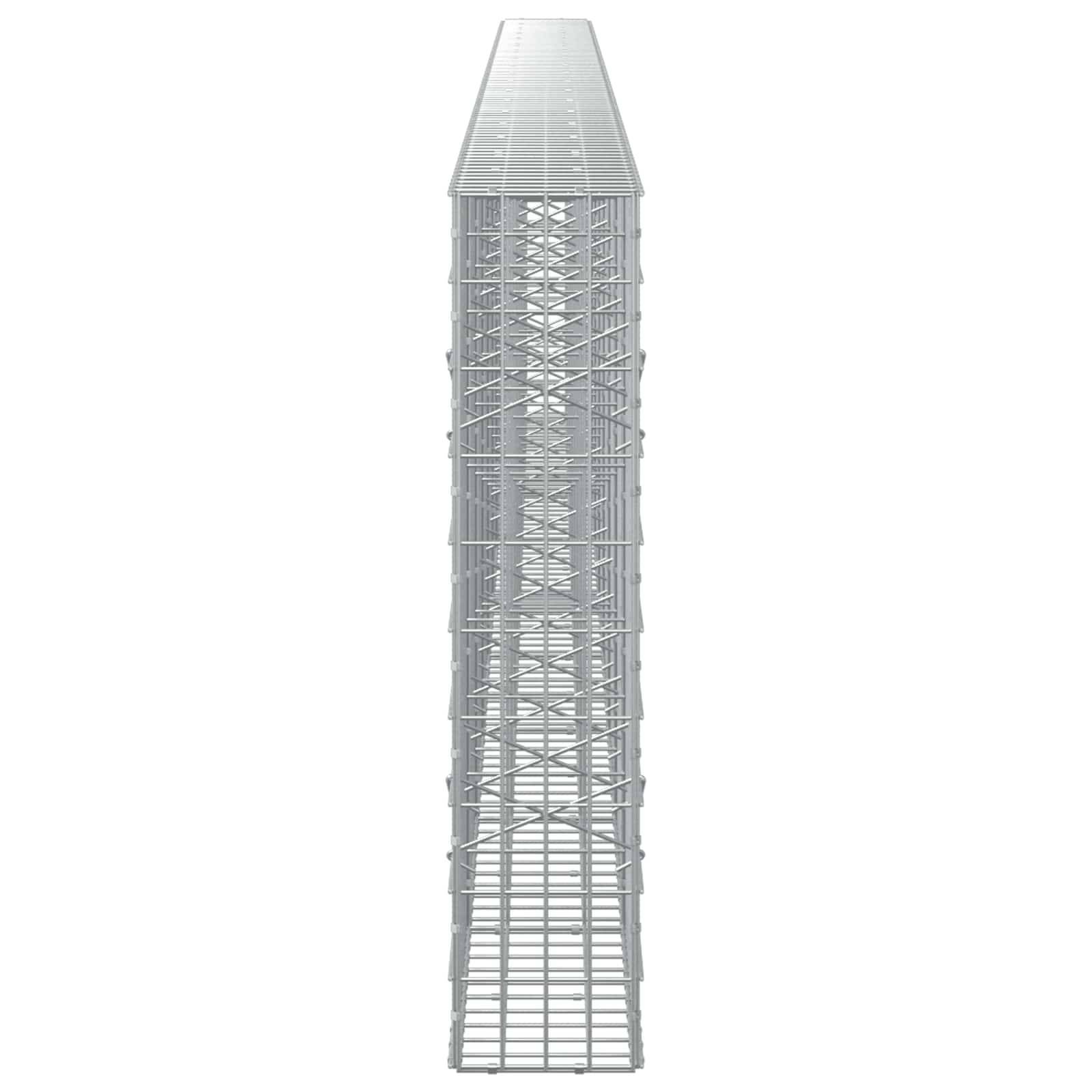 Hoher grauer Gitterturm oder Mast von vorne betrachtet vor einem einfachen weißen Hintergrund, mit verjüngter Spitze und durchgehender Kreuzversteifung.