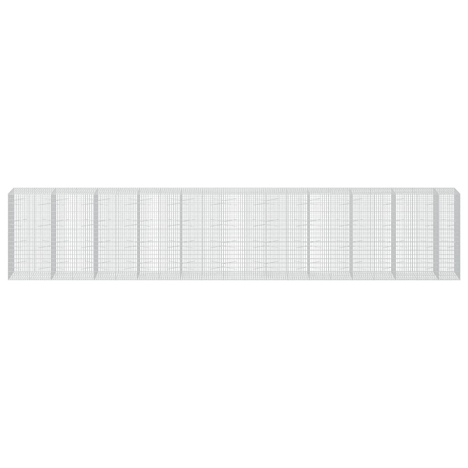 Langes weißes Metallmaschendrahtzaun-Panel oder Barriere, horizontal auf weißem Hintergrund dargestellt.