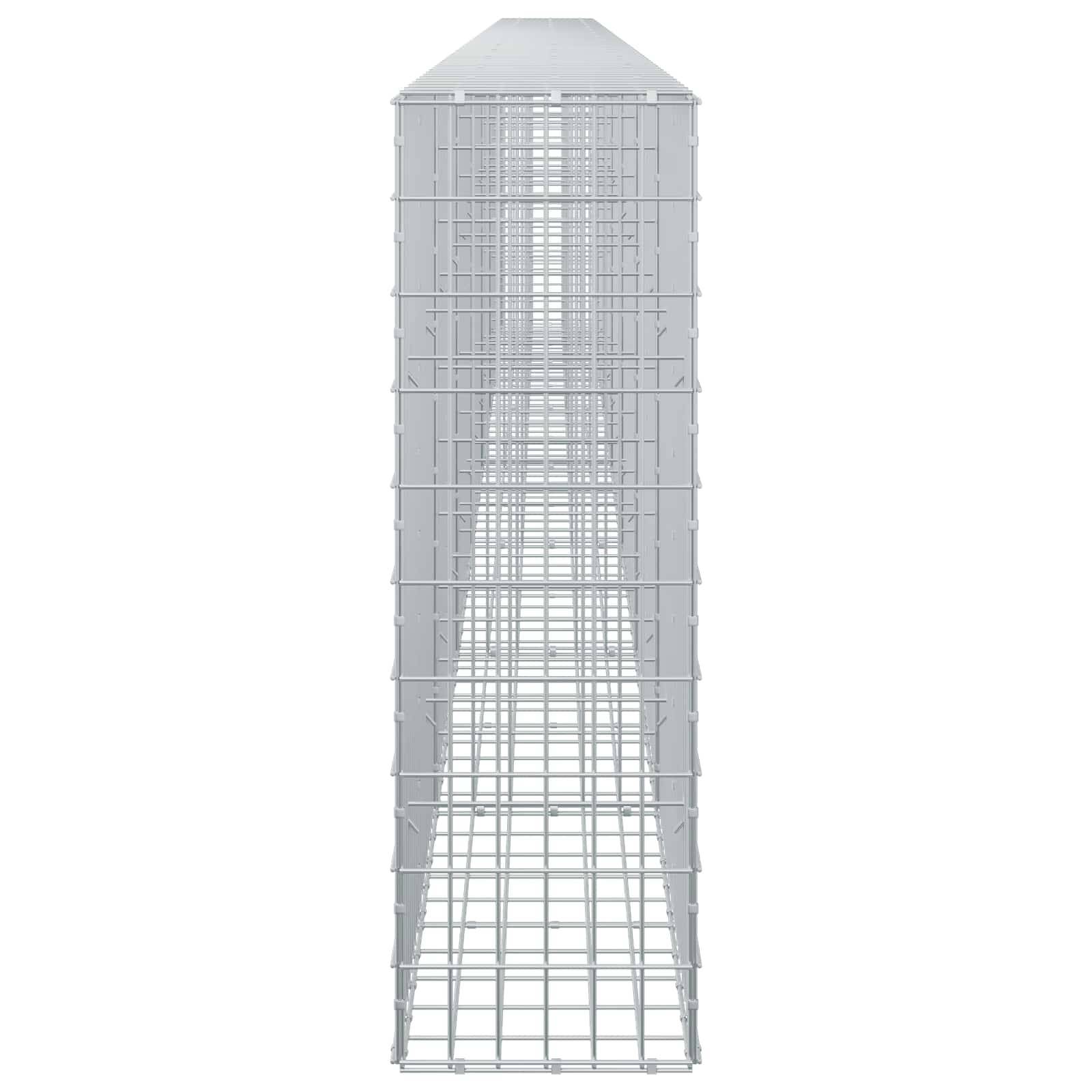 Vorderansicht eines hohen Drahtgitter-Metallkäfigs oder Speicherturms mit konischer Oberseite und offener Vorderseite, gezeigt auf weißem Hintergrund.