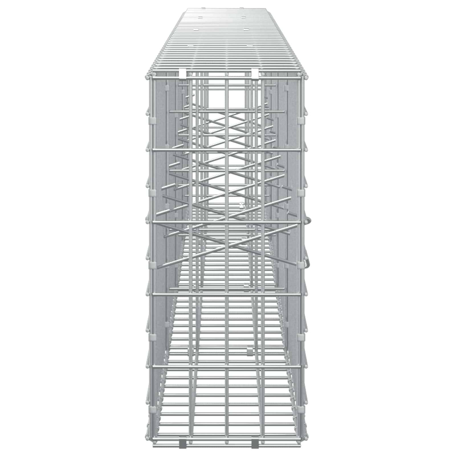 3D-Rendering eines hohen Metallgerüstturms mit Queraussteifungen und Gitterrostplattformen, von vorne gegen einen weißen Hintergrund betrachtet.
