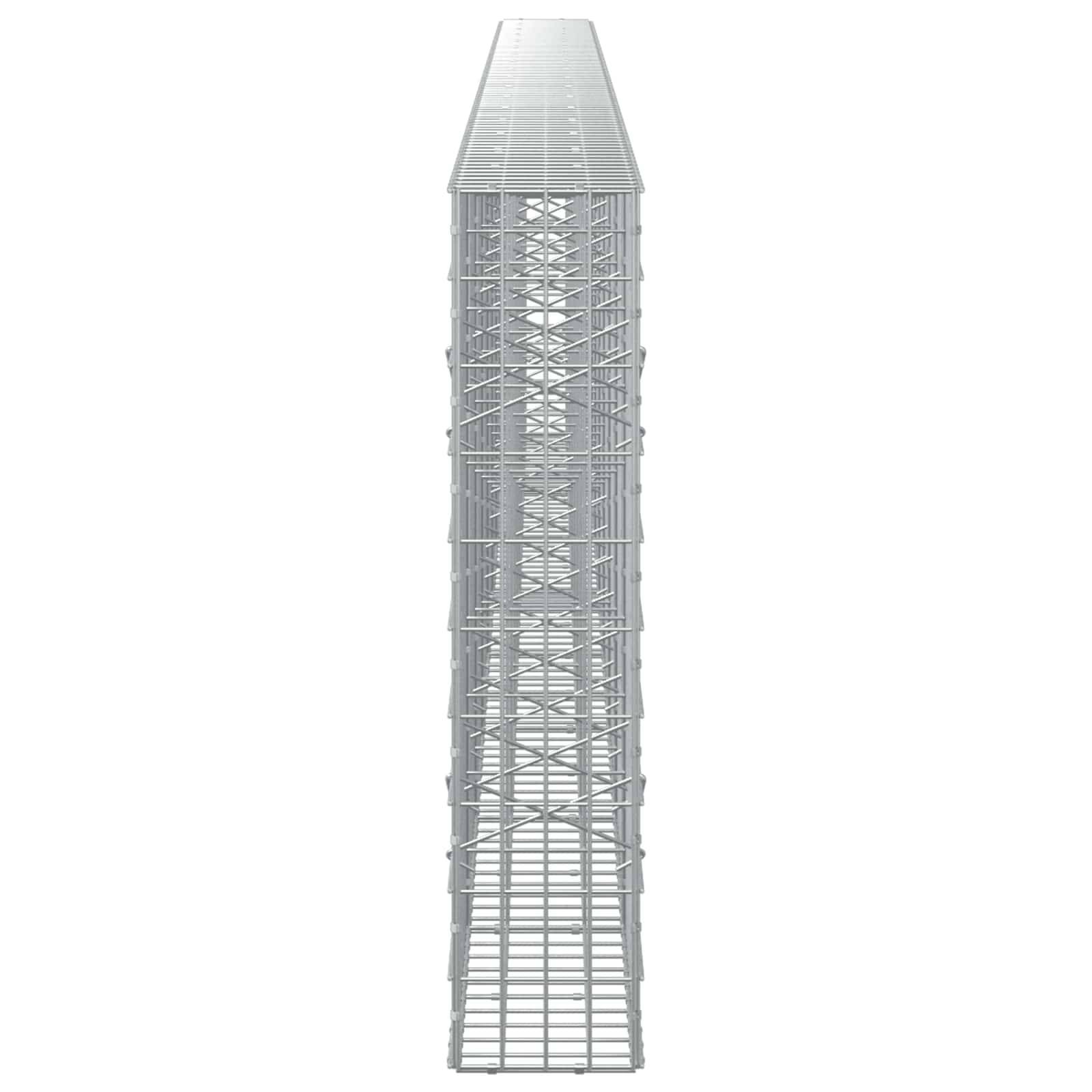 Hoher grauer Industrieturm oder Gitterstruktur mit schmalem, sich verjüngendem Oberteil und dichter Kreuzverstrebung, isoliert auf weißem Hintergrund dargestellt.