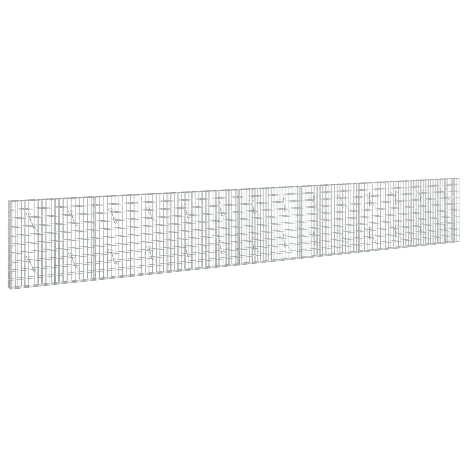 Langes, schmales weißes Maschendrahtzaun-Panel, das diagonal auf einem einfachen weißen Hintergrund gezeigt wird.