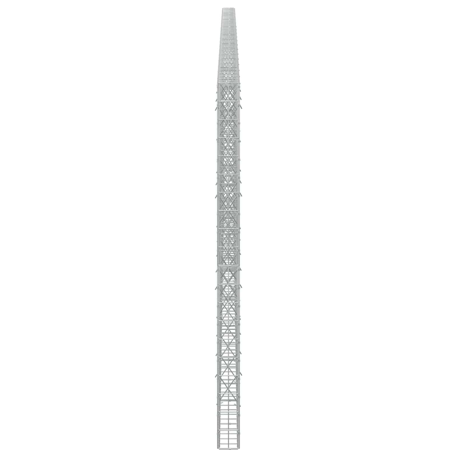 Hoher schmaler Gitterturm oder Mast, vertikal auf einfachem weißem Hintergrund dargestellt