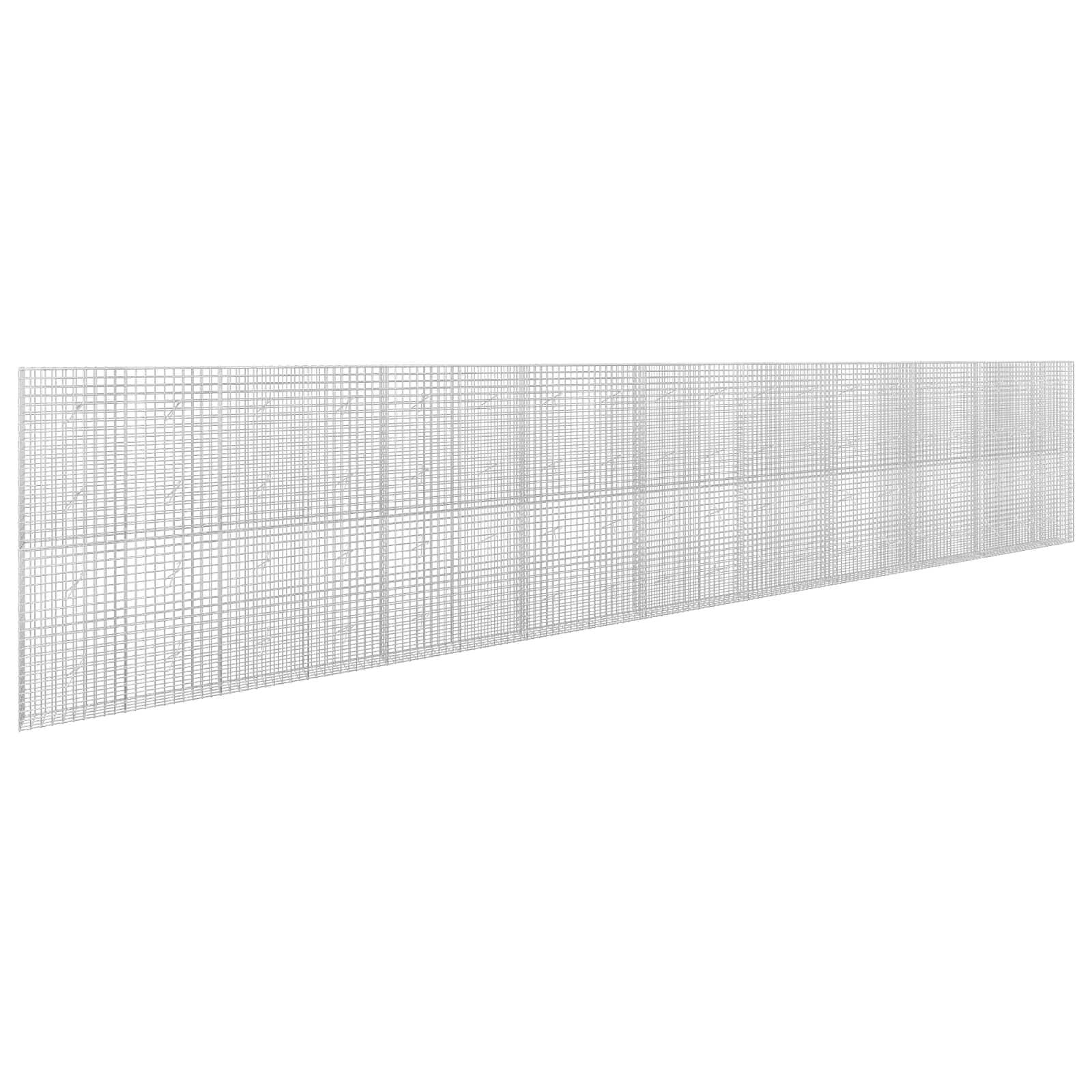 Langes weißes Maschendrahtzaun-Panel, das sich diagonal über einen leeren weißen Hintergrund erstreckt.