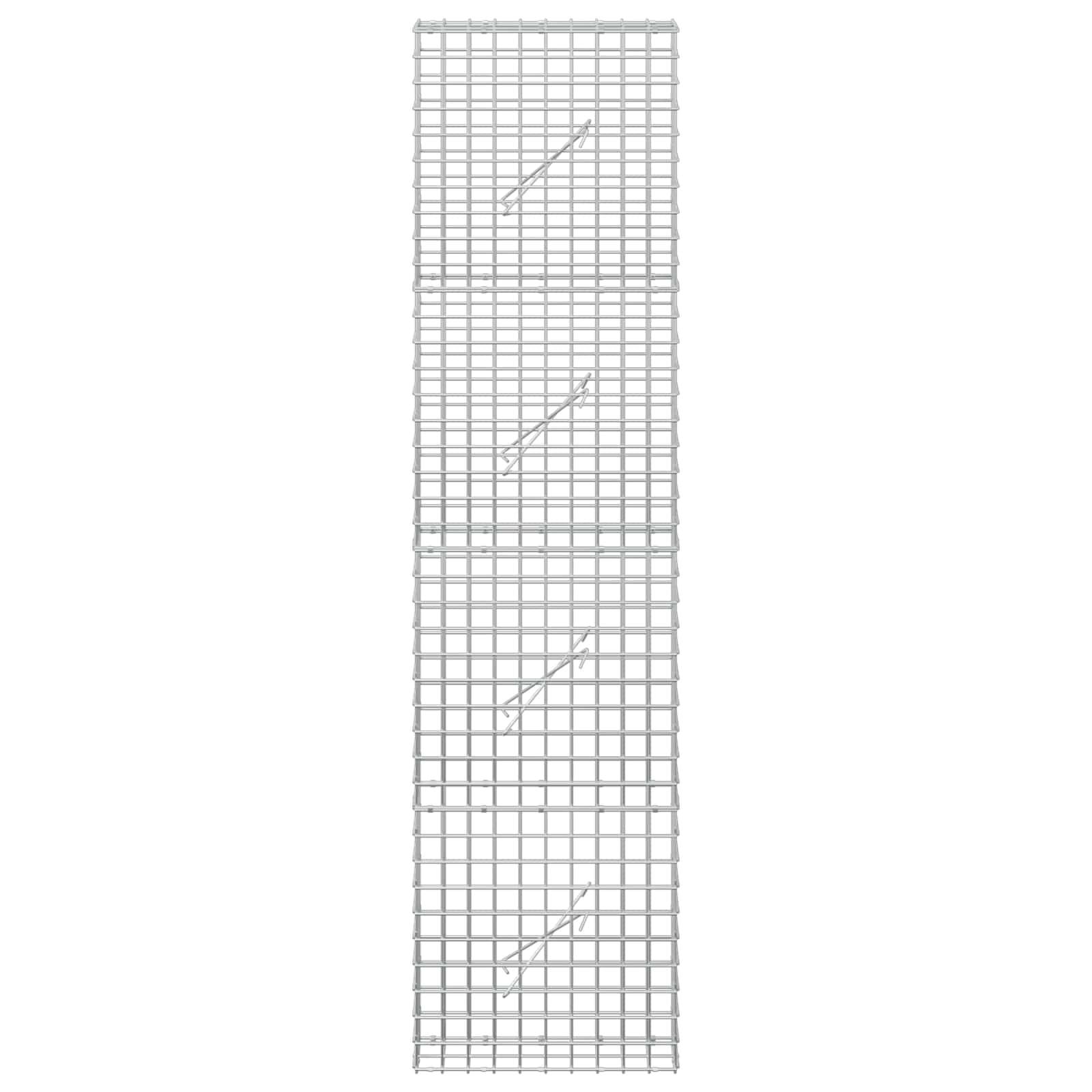 Ein hohes silberfarbenes Metallgitter-Panel mit einem Rastermuster und vier diagonalen Verstärkungsstangen, gezeigt auf weißem Hintergrund.