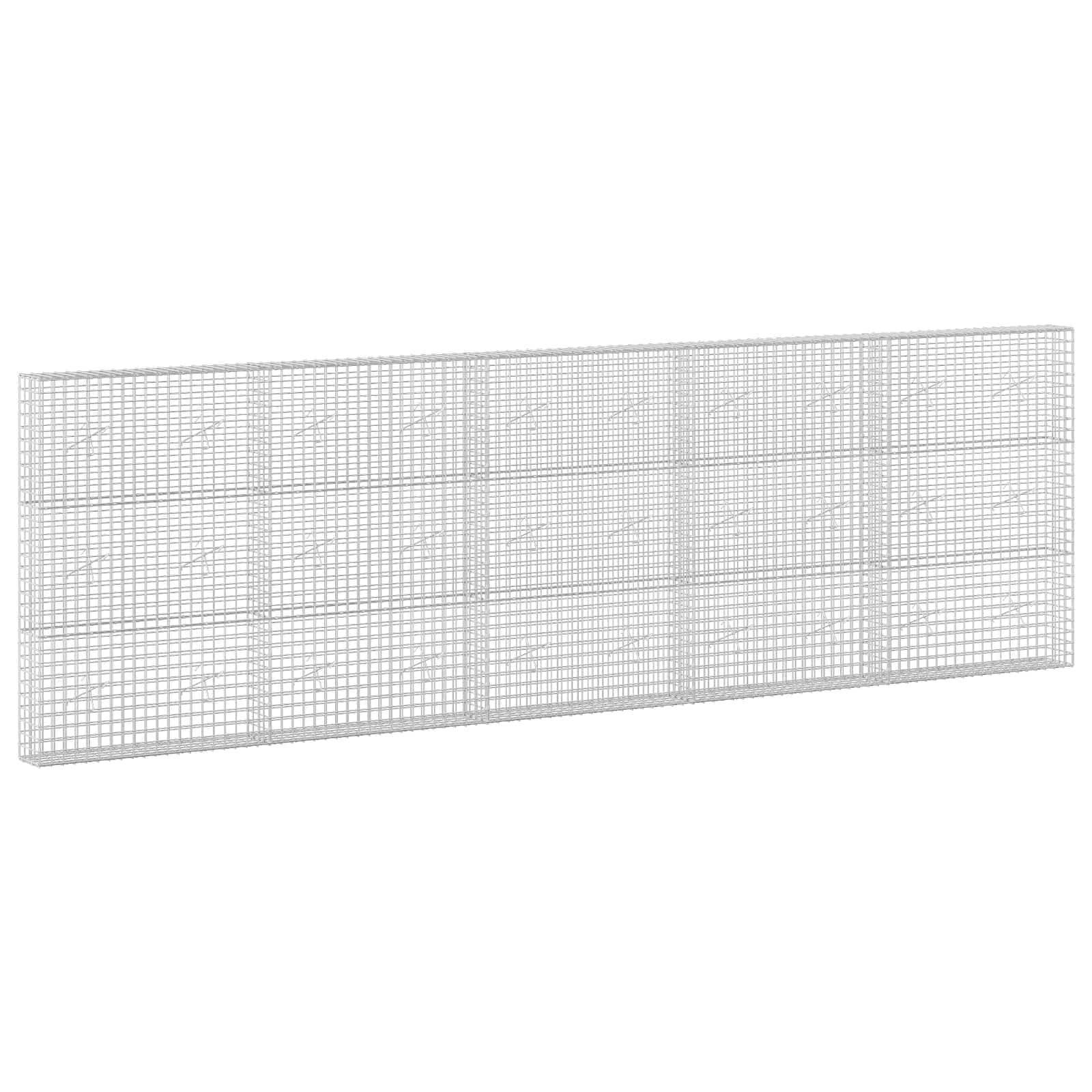 Ein langes rechteckiges Drahtgitterpanel oder Gitterzaun auf weißem Hintergrund.