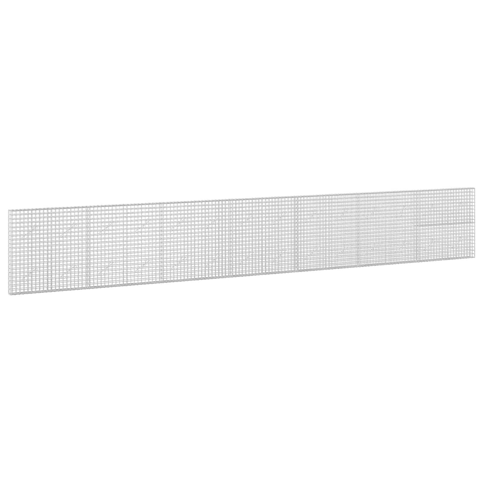 Langer, schmaler rechteckiger Netzpaneel oder Gitter mit feinem quadratischem Gitter, diagonal auf einem schlichten weißen Hintergrund gezeigt.
