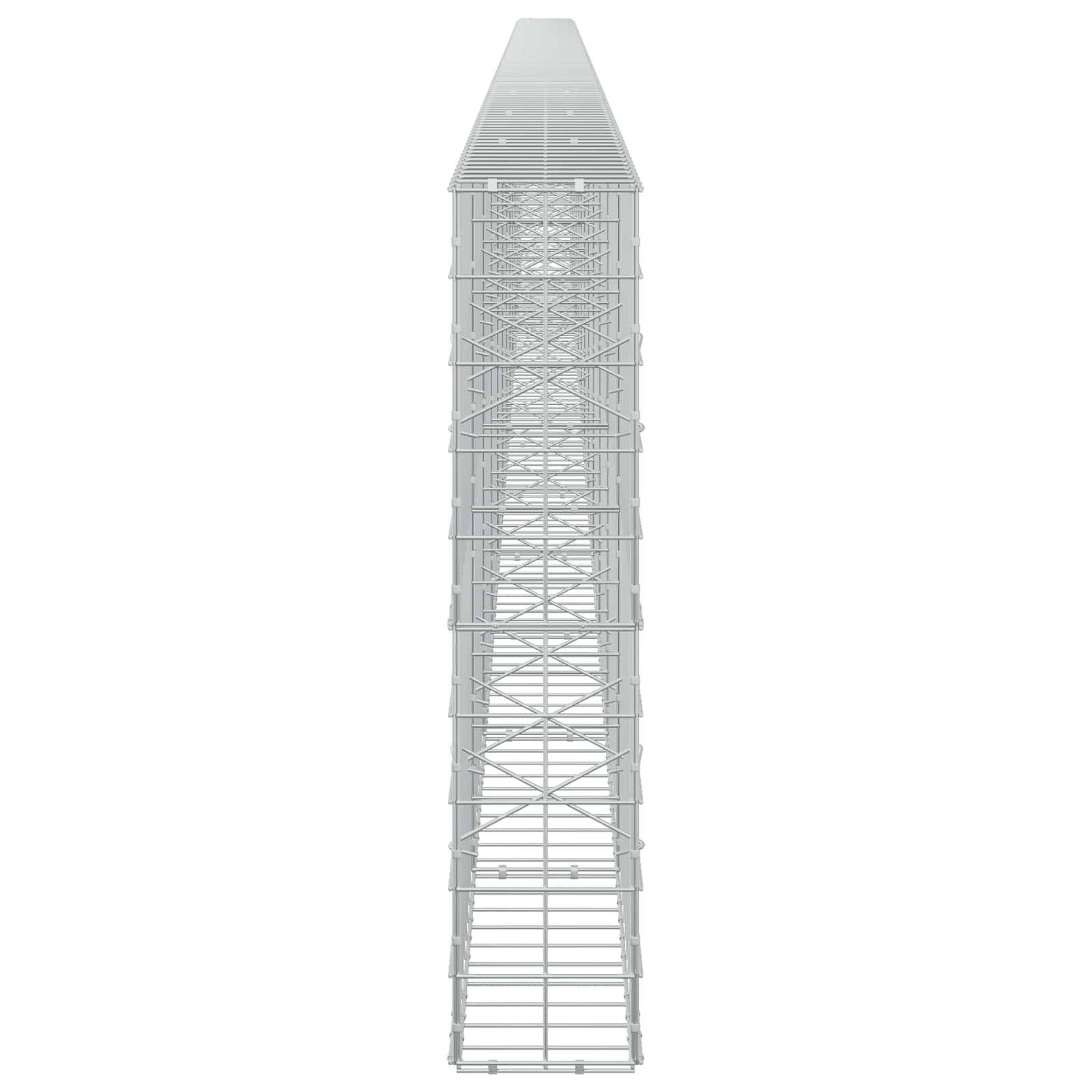 Hoher grauer Gitterturm oder Mast in Vorderansicht auf weißem Hintergrund, der sich leicht zur Spitze hin verjüngt.