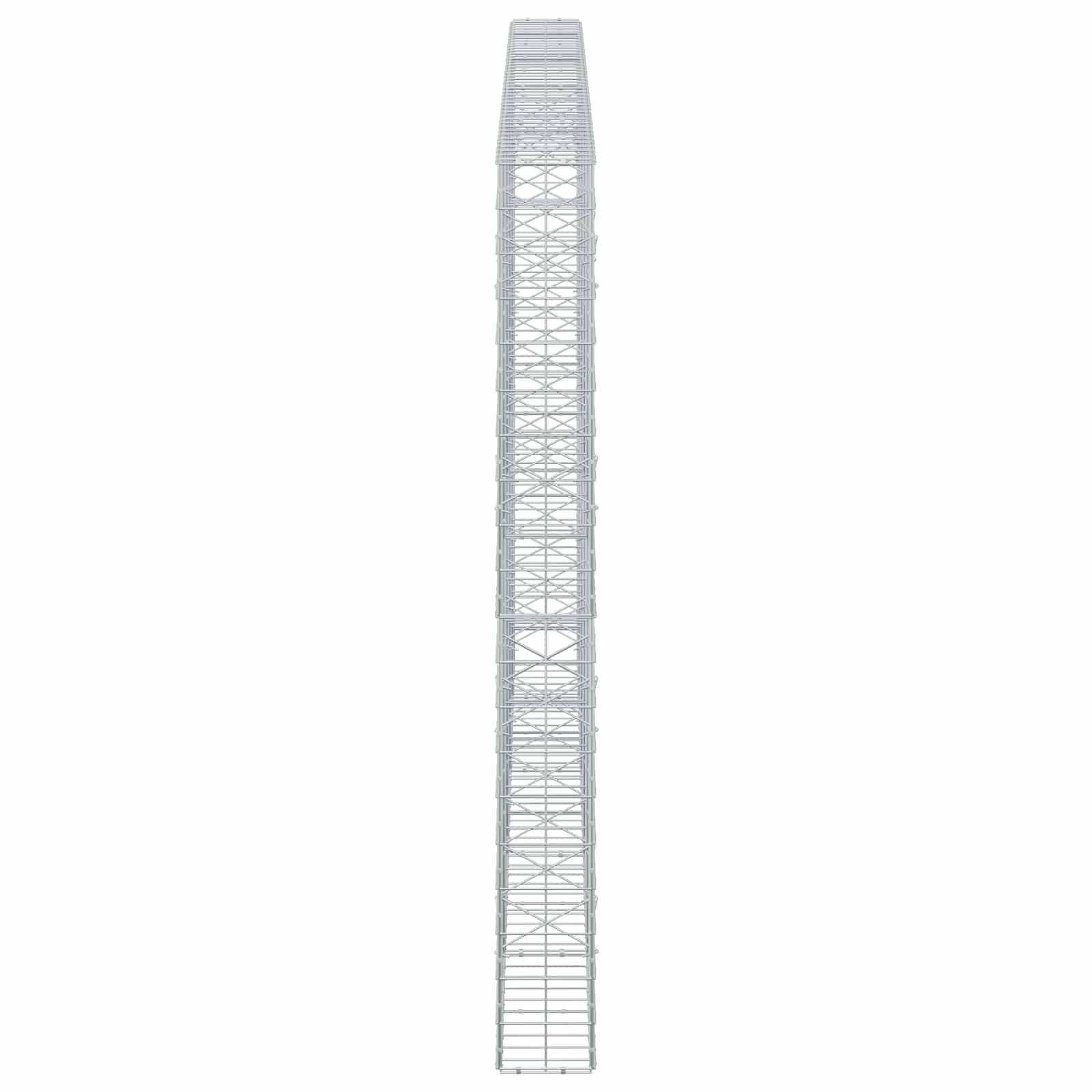 Ein großer, schmaler grauer Metallgitterturm oder Mast isoliert auf weißem Hintergrund.