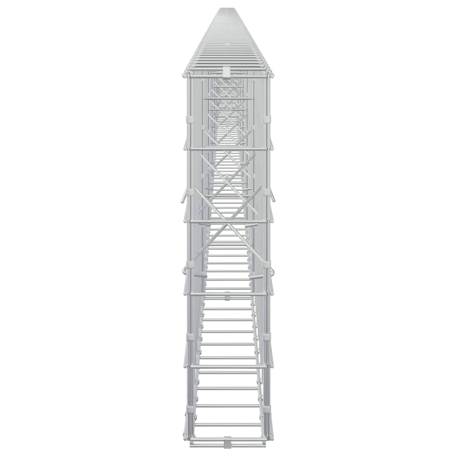 Vorderansicht eines hohen, schmalen Turm-Gerüsts mit steilem Dach und diagonal versteiftem Rahmen, zentriert auf weißem Hintergrund.