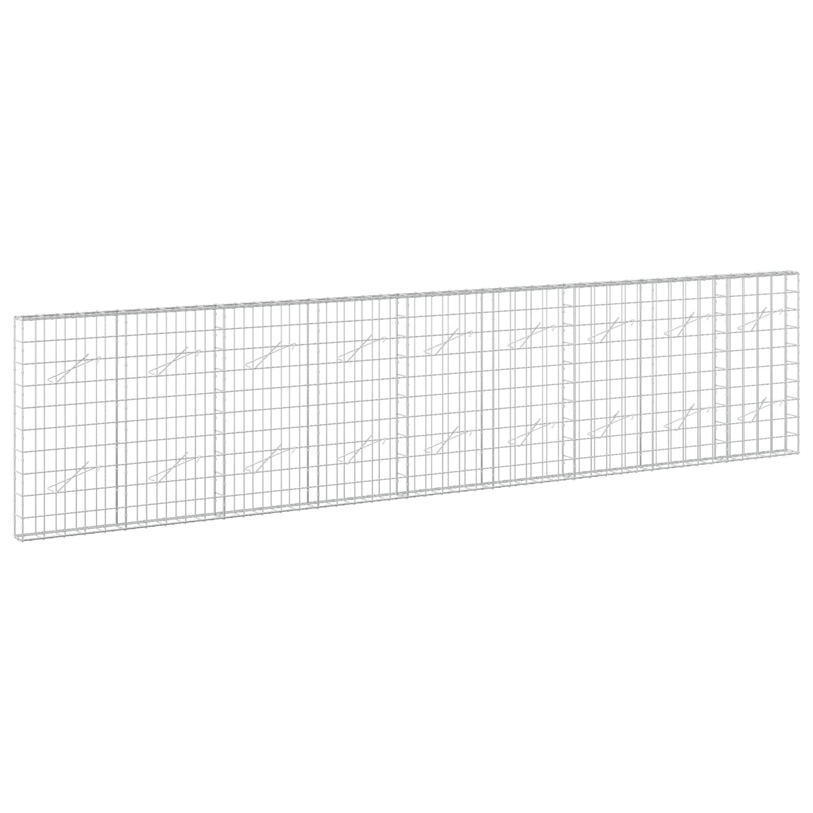 Langes rechteckiges Drahtgeflecht-Panel in Perspektive auf weißem Hintergrund dargestellt.