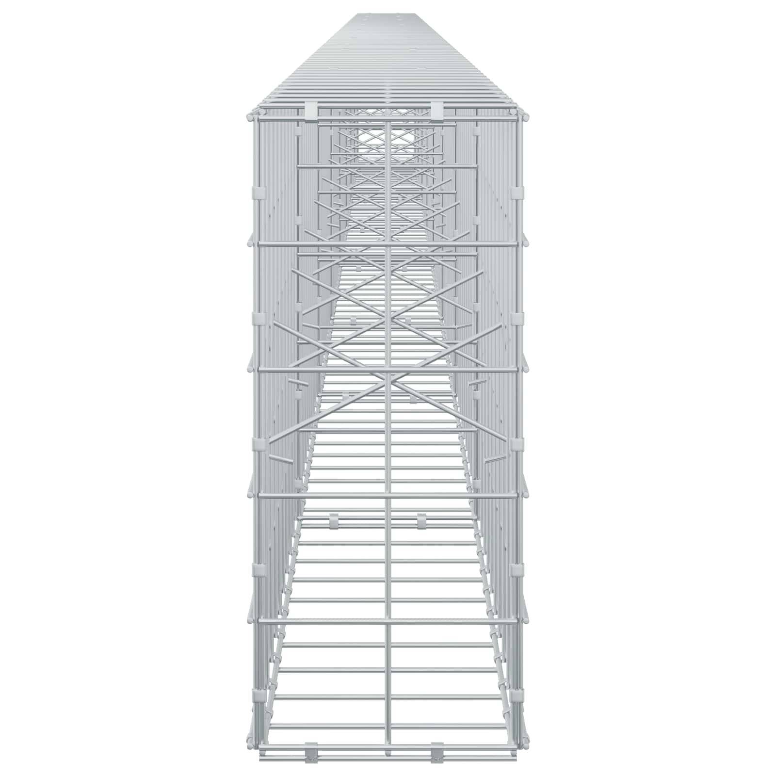 Vorderansicht eines hohen Metallgerüstturms mit diagonalen Kreuzverstrebungen und offenen Plattformen, dargestellt auf weißem Hintergrund.