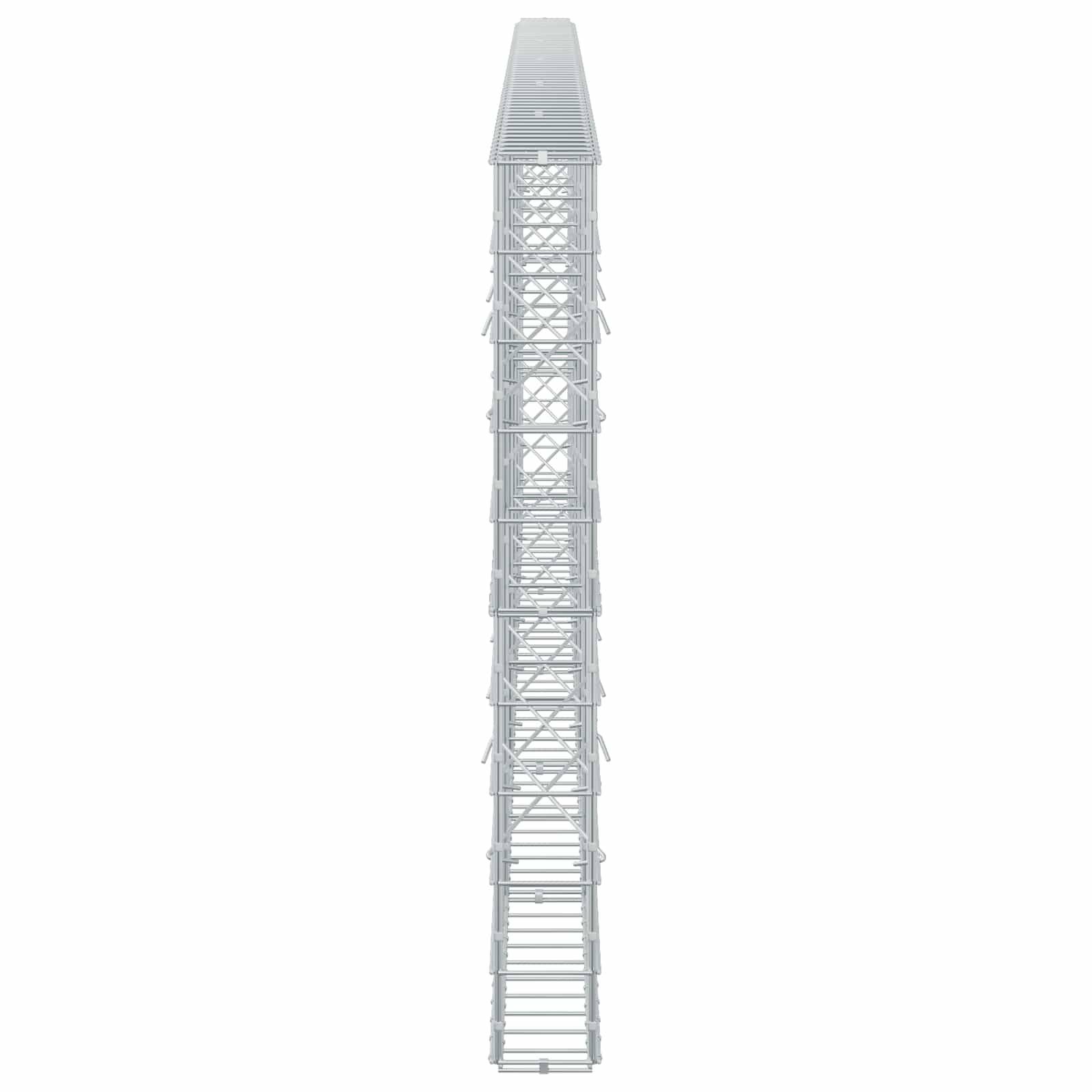 Vertikaler Metallleiterturm oder Feuerleiter von vorne vor weißem Hintergrund betrachtet, mit überdachter Oberfläche.
