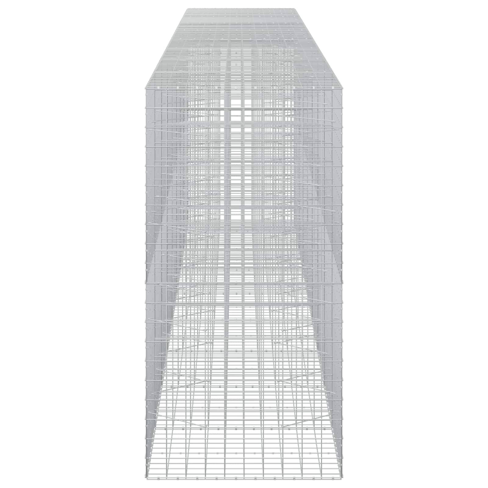Hoher transparenter Drahtgitter-Turm oder Käfig mit verjüngter Spitze, dargestellt auf einfachem weißem Hintergrund.