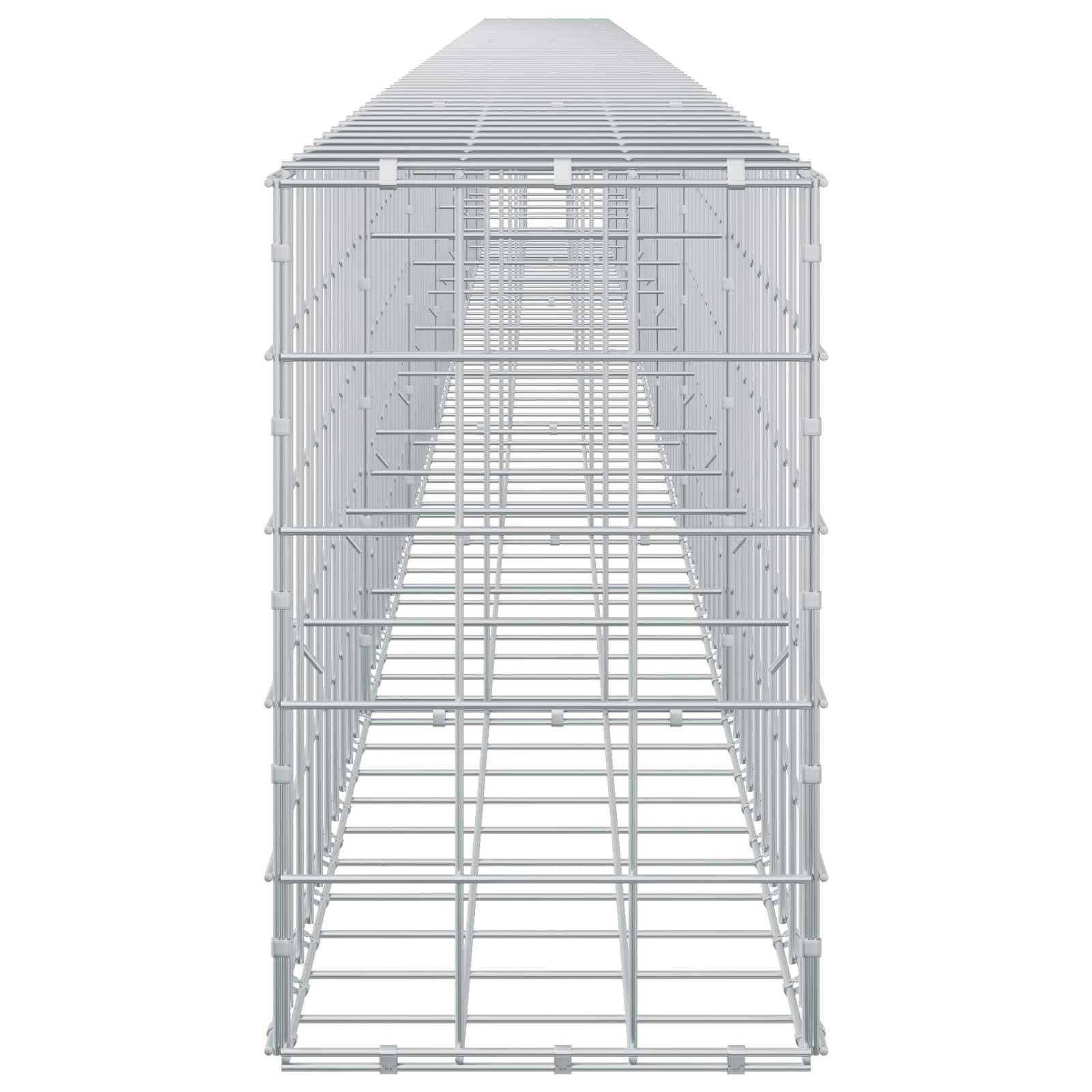 3D-Drahtgitter-Tunnel oder -Käfig, rechteckiges Metallgitter in Perspektive vom offenen Ende vor weißem Hintergrund.